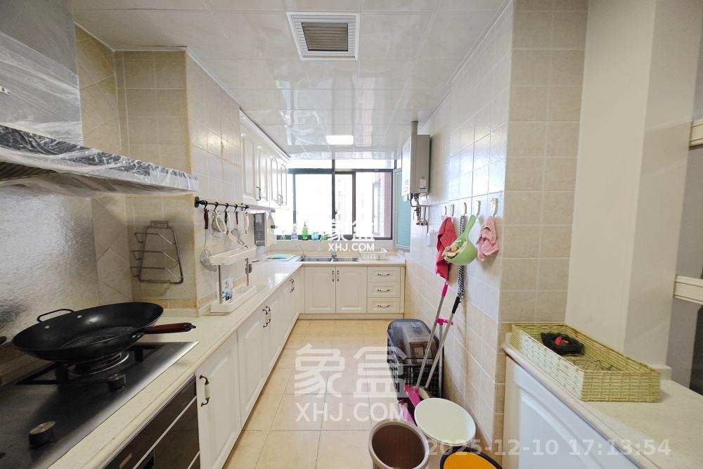 新城新世界一二三期 3室2厅2卫 3800.0元/月 新城新世界一二三期 3室2厅2卫 3800.0元/月室内图