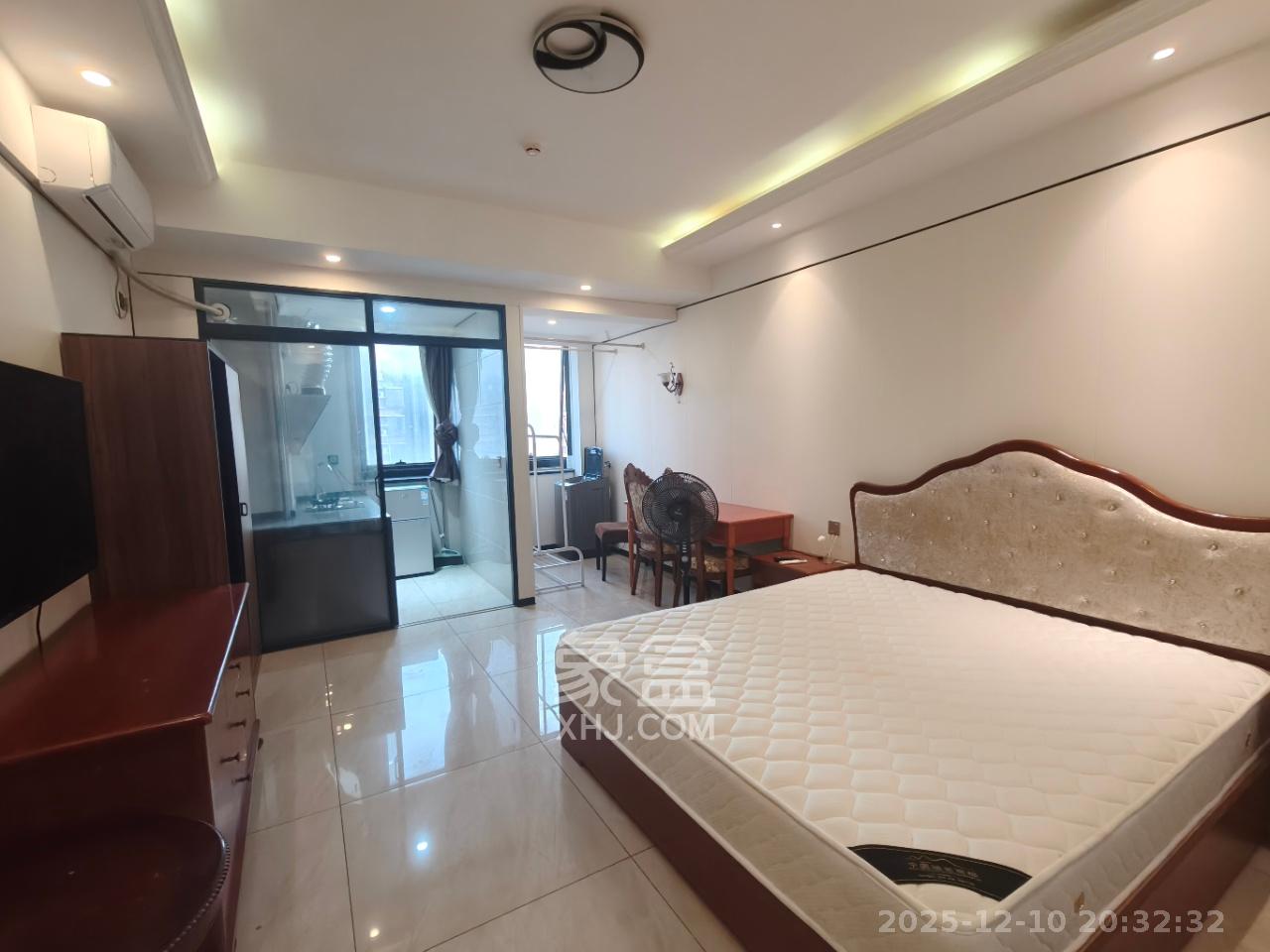 未来漫城  1室1厅1卫    1300.0元/月