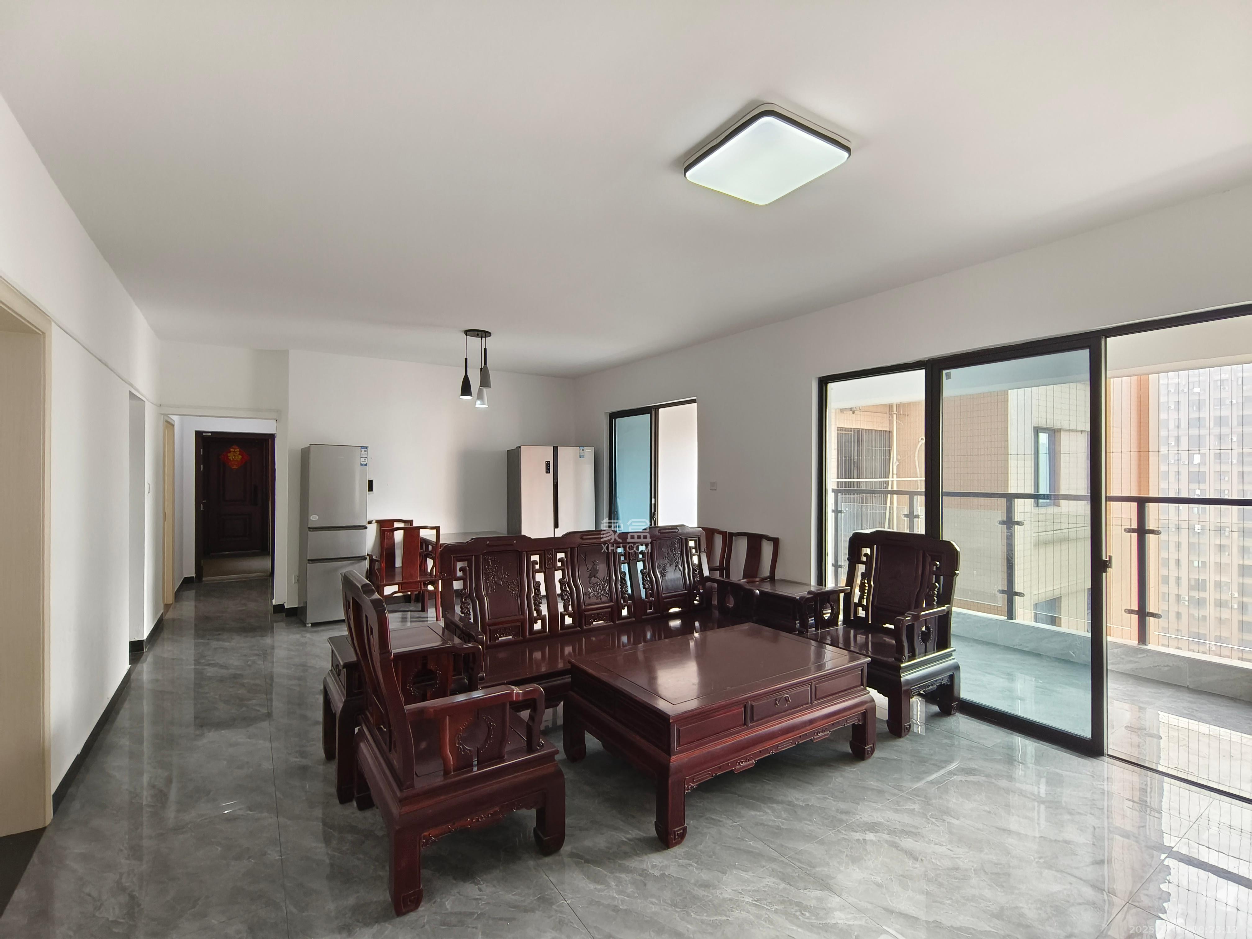 润和又一城  4室2厅2卫    2500.0元/月