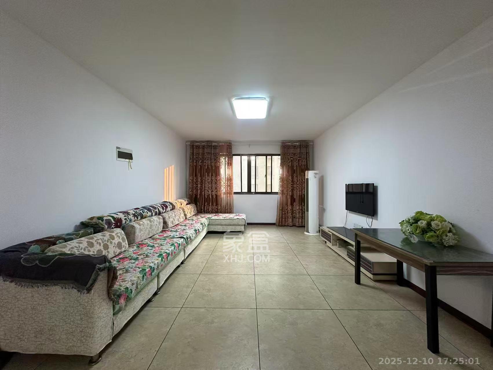 湘核佳苑  3室2厅1卫    2200.0元/月