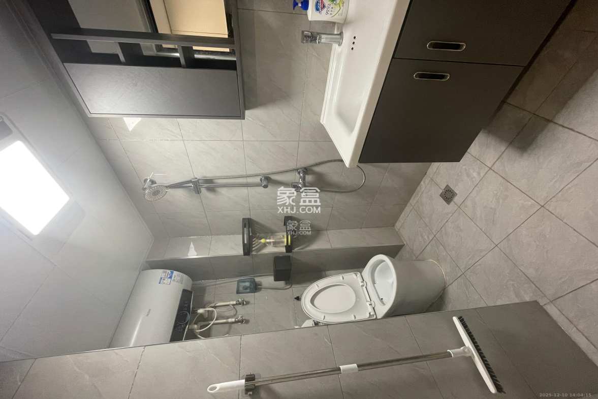 卓越江岸 2室2厅1卫 2200.0元/月 卓越江岸 2室2厅1卫 2200.0元/月室内图