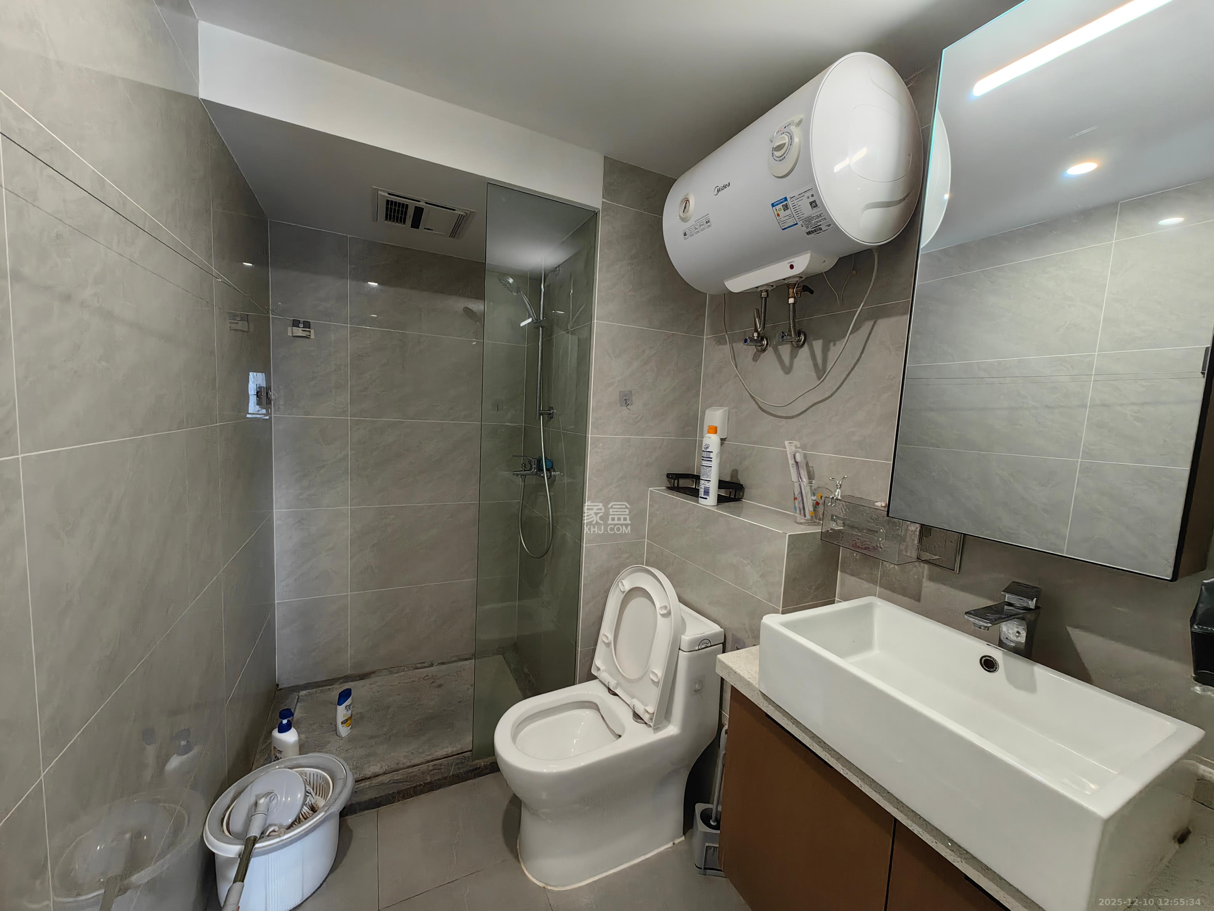 旺德府万象时代 2室1厅1卫 2500.0元/月 旺德府万象时代 2室1厅1卫 2500.0元/月室内图