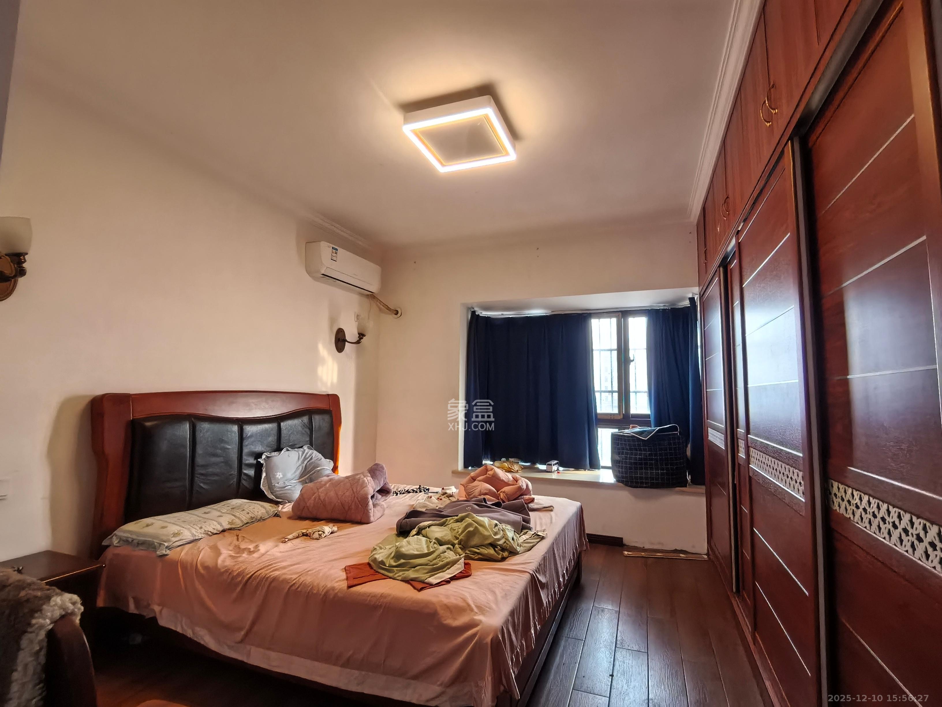 东方美地 3室2厅2卫 2600.0元/月 东方美地 3室2厅2卫 2600.0元/月室内图