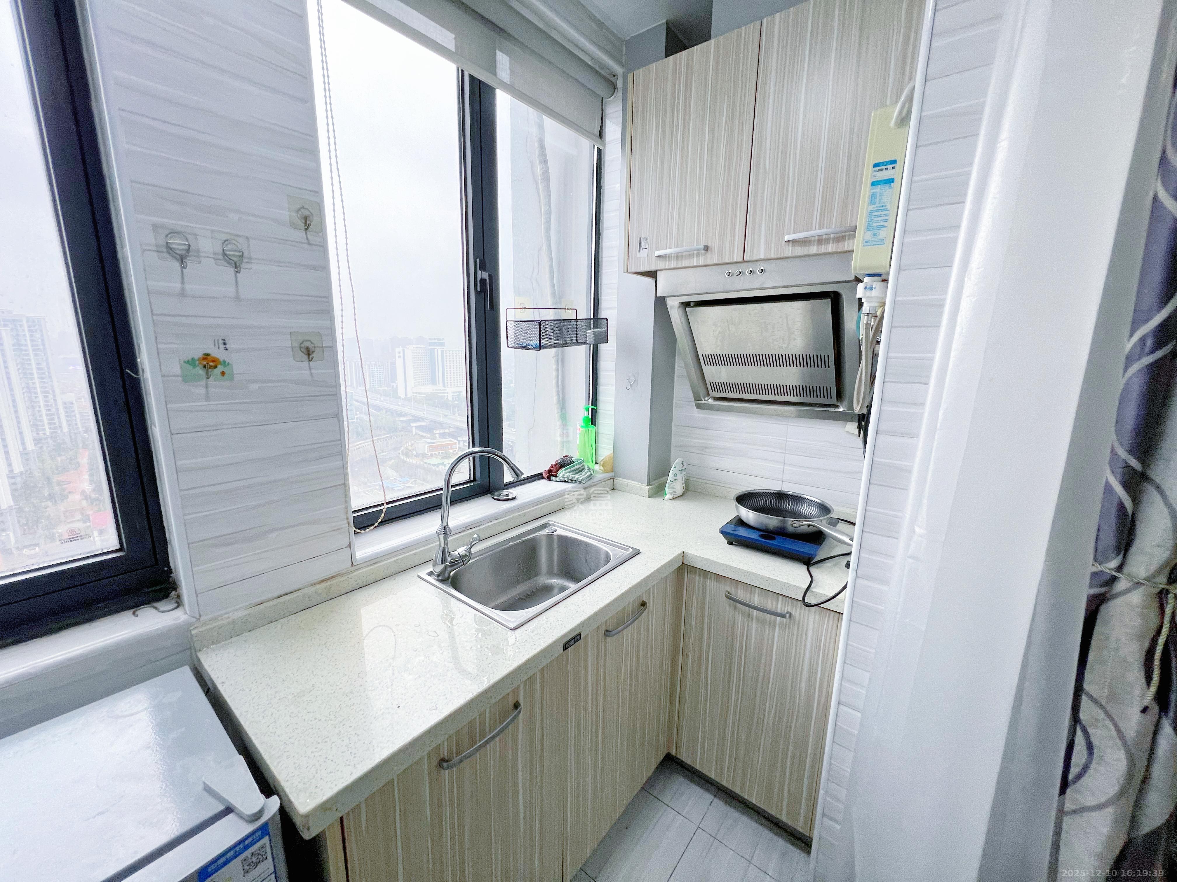 欧亚达国际广场 1室1厅1卫 1100.0元/月 欧亚达国际广场 1室1厅1卫 1100.0元/月室内图