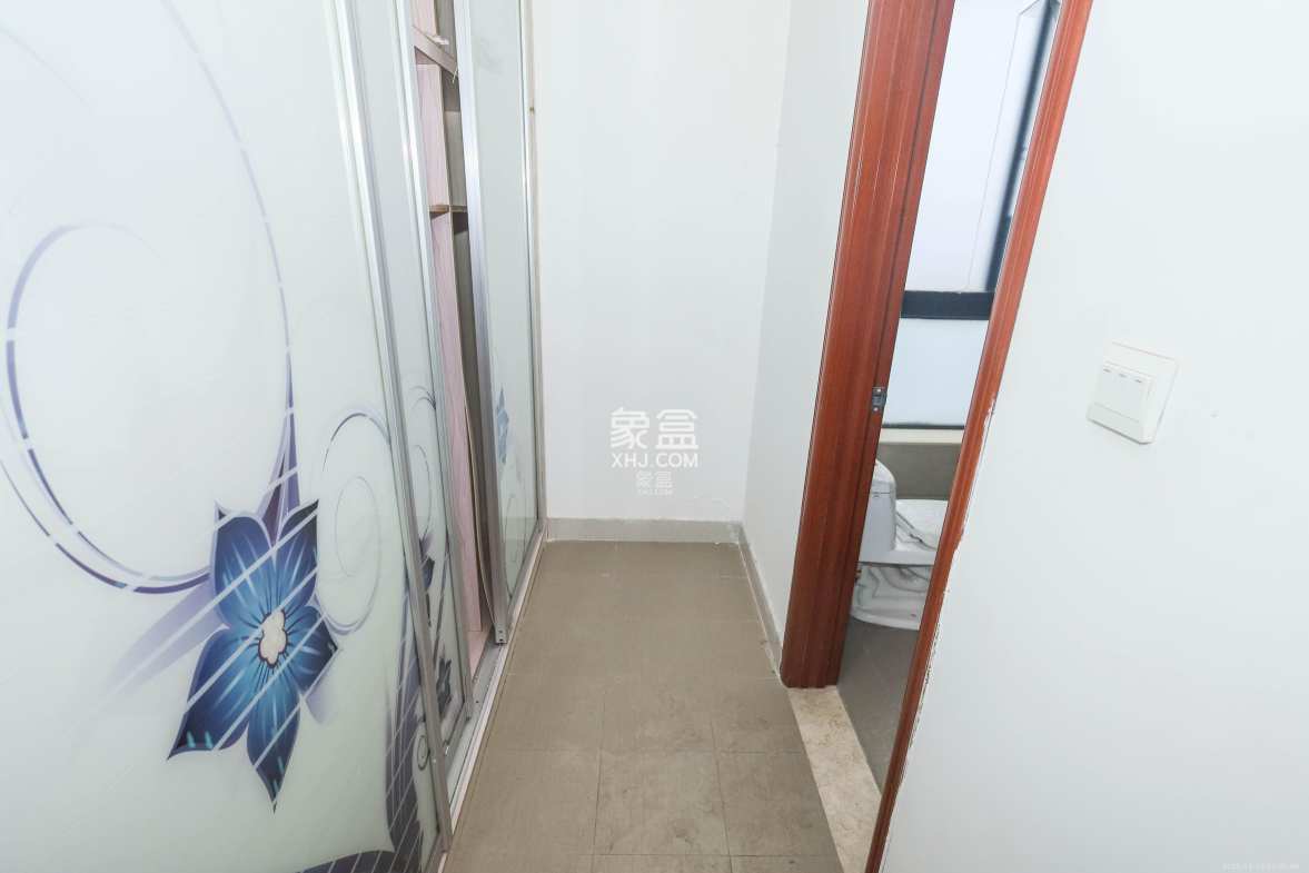 保利麓谷林语A区 4室2厅2卫 2800.0元/月 保利麓谷林语A区 4室2厅2卫 2800.0元/月室内图