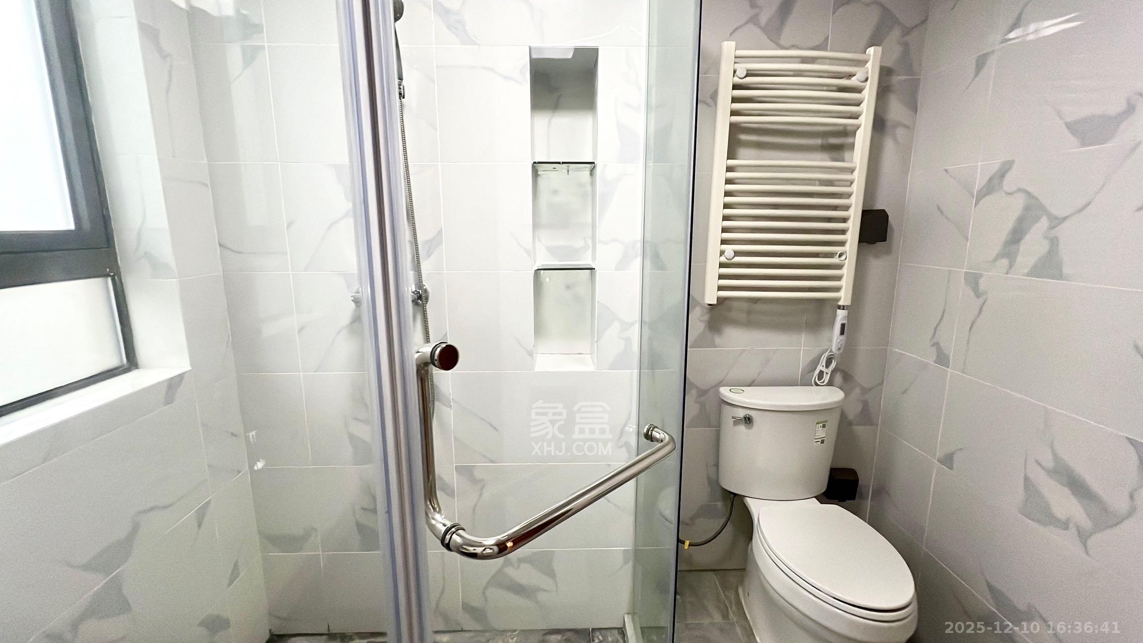 绿地V岛  3室2厅2卫    4500.0元/月室内图