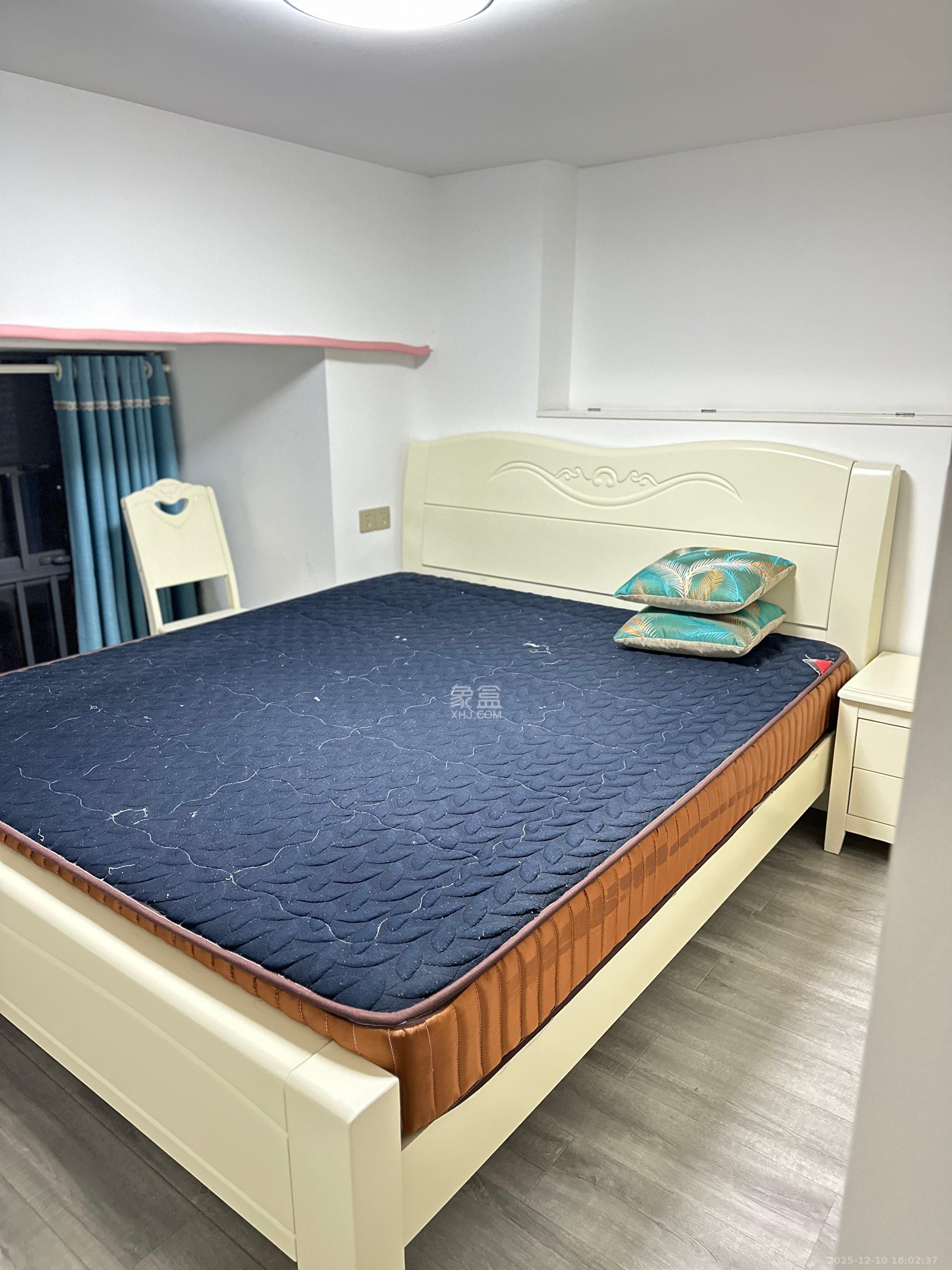 华润置地广场二期 2室1厅1卫 1600.0元/月 华润置地广场二期 2室1厅1卫 1600.0元/月室内图