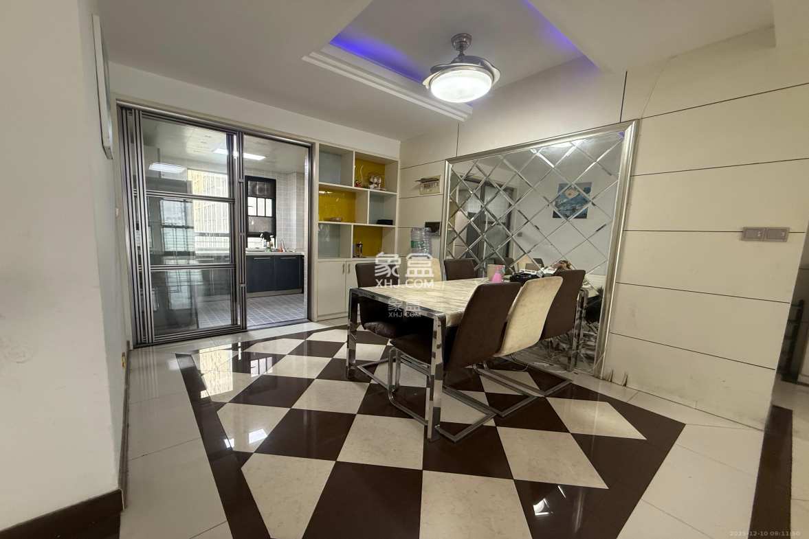 郡原广场 3室2厅2卫 3200.0元/月 郡原广场 3室2厅2卫 3200.0元/月室内图