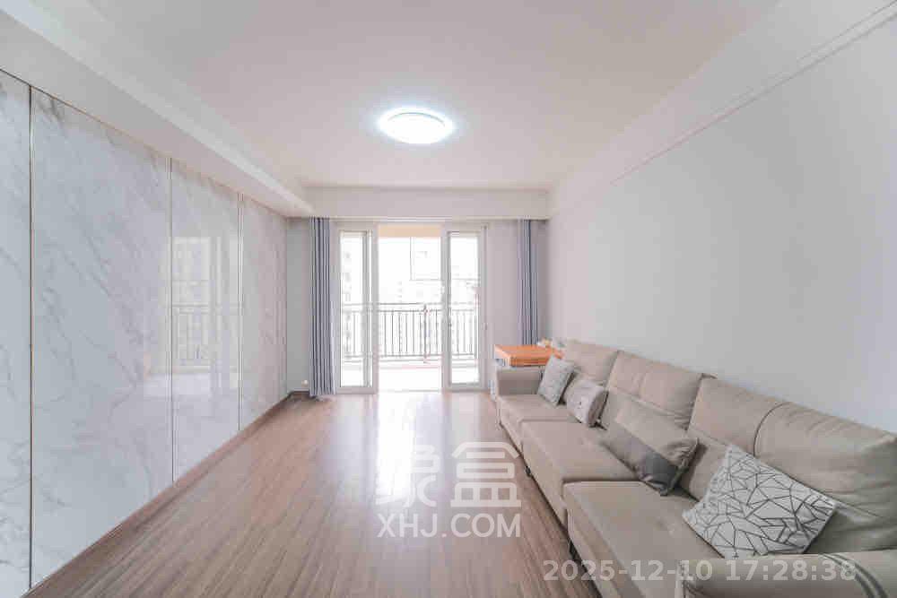 保利香槟国际  3室2厅2卫    1900.0元/月