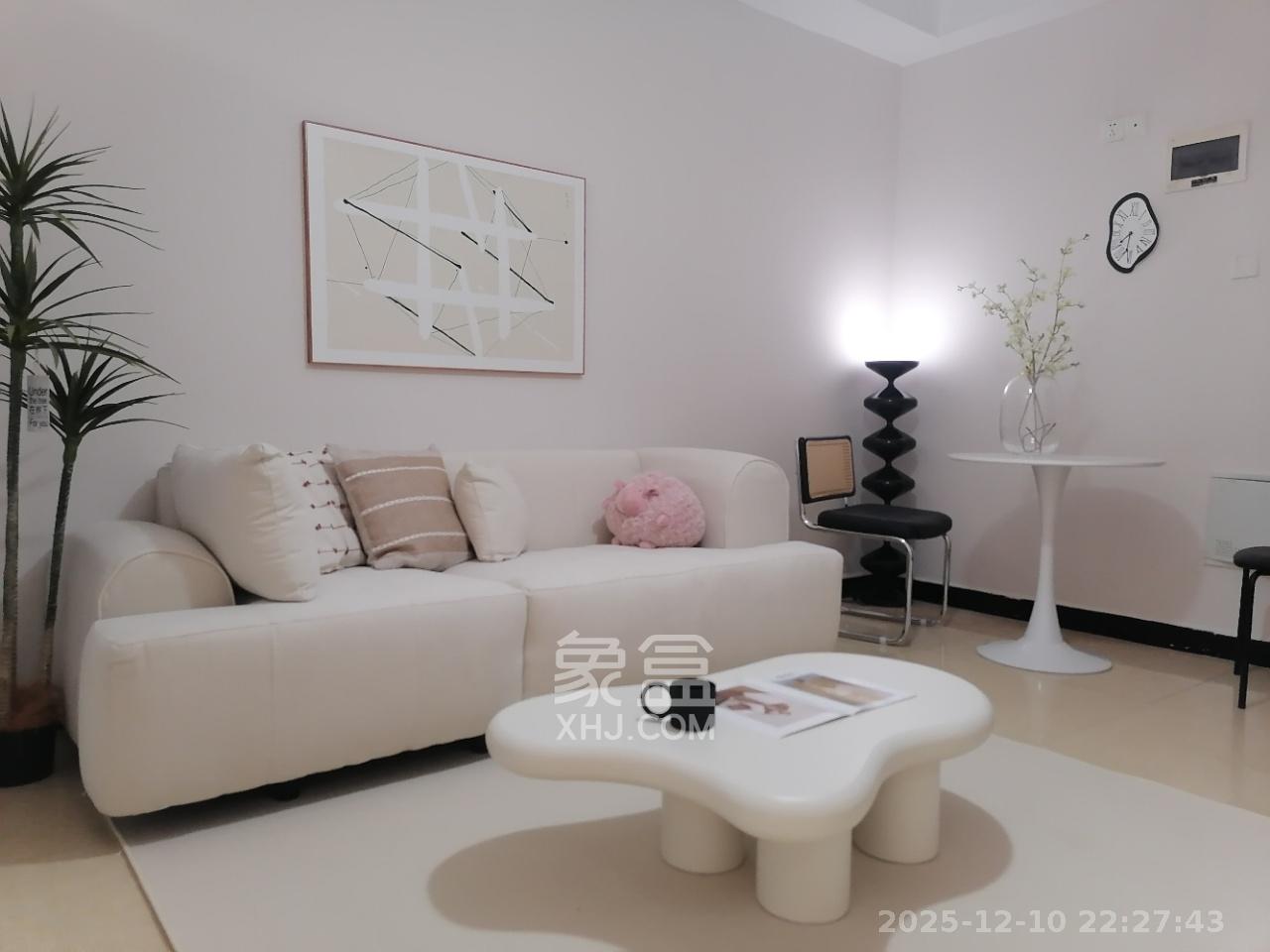 人瑞潇湘国际  1室1厅1卫    2100.0元/月