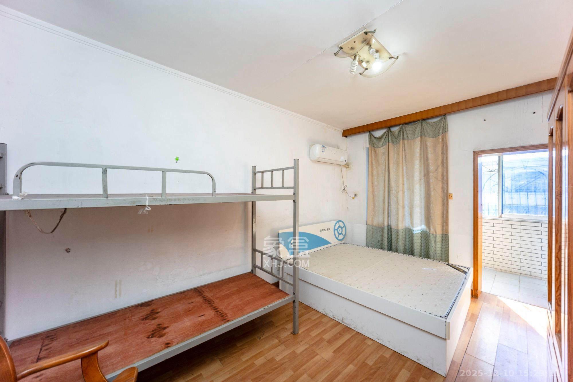 解放四村363号新族公寓 4室2厅1卫 2000.0元/月 解放四村363号新族公寓 4室2厅1卫 2000.0元/月室内图