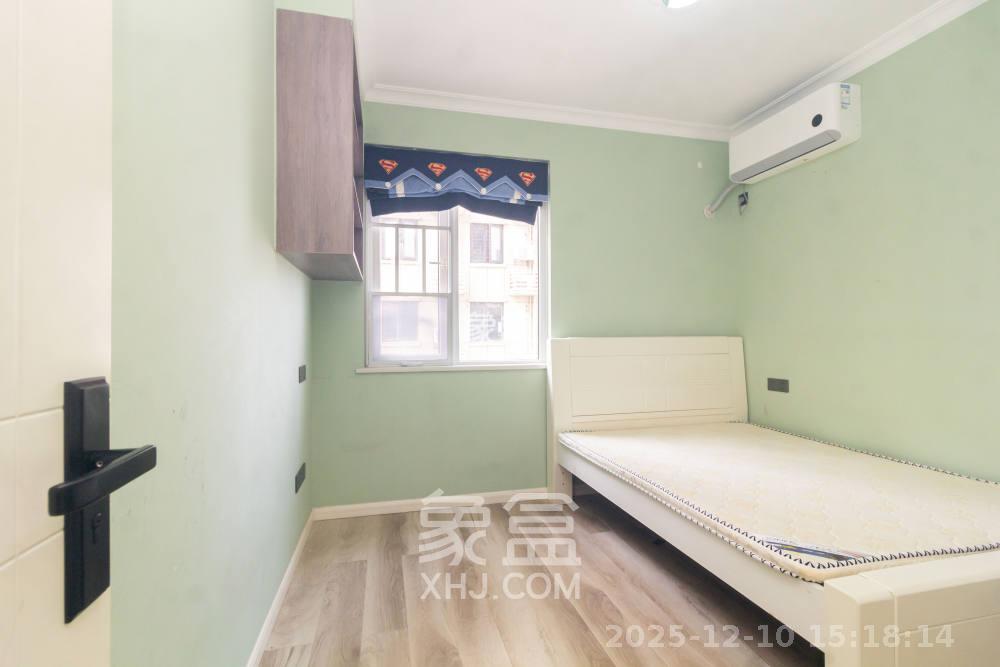 万国城（当代满庭春MOMA）三期  4室2厅2卫    3300.0元/月