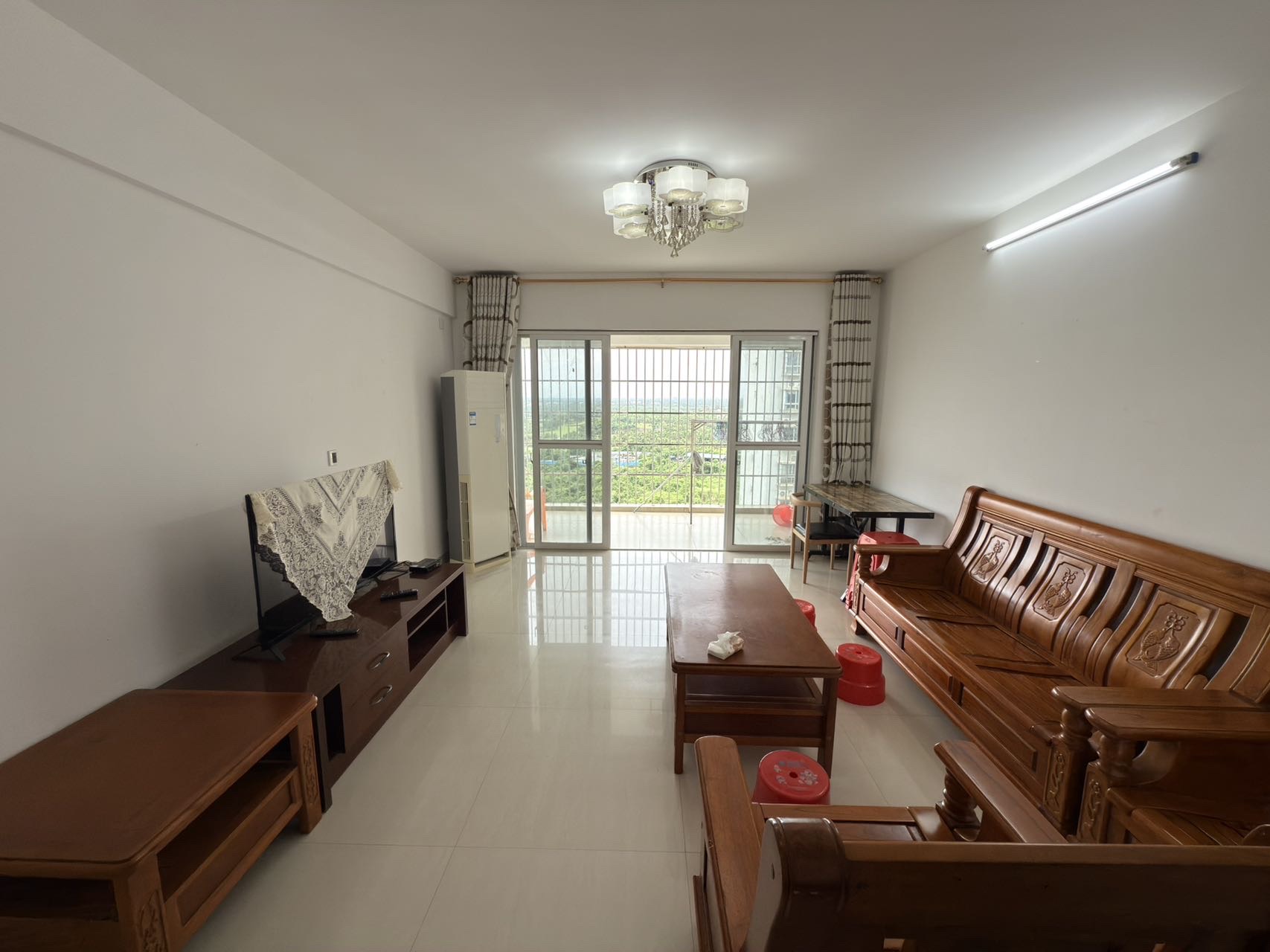 海航城  3室2厅1卫    2500.0元/月