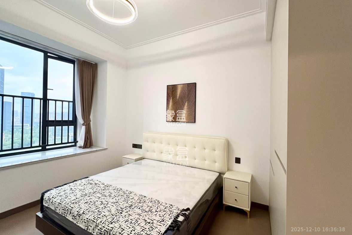 绿地V岛 3室2厅2卫 4500.0元/月 绿地V岛 3室2厅2卫 4500.0元/月室内图