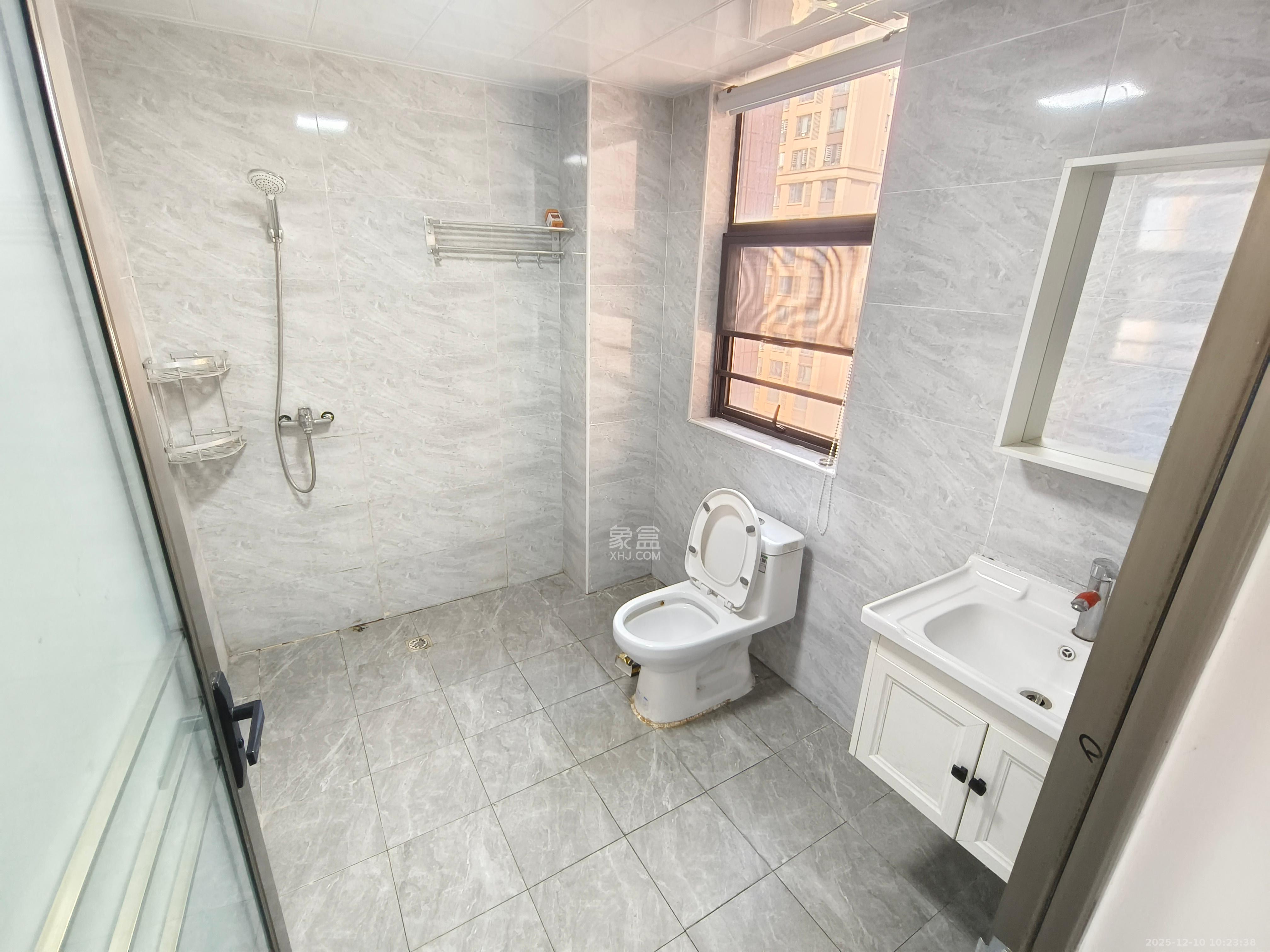 润和又一城 4室2厅2卫 2500.0元/月 润和又一城 4室2厅2卫 2500.0元/月室内图