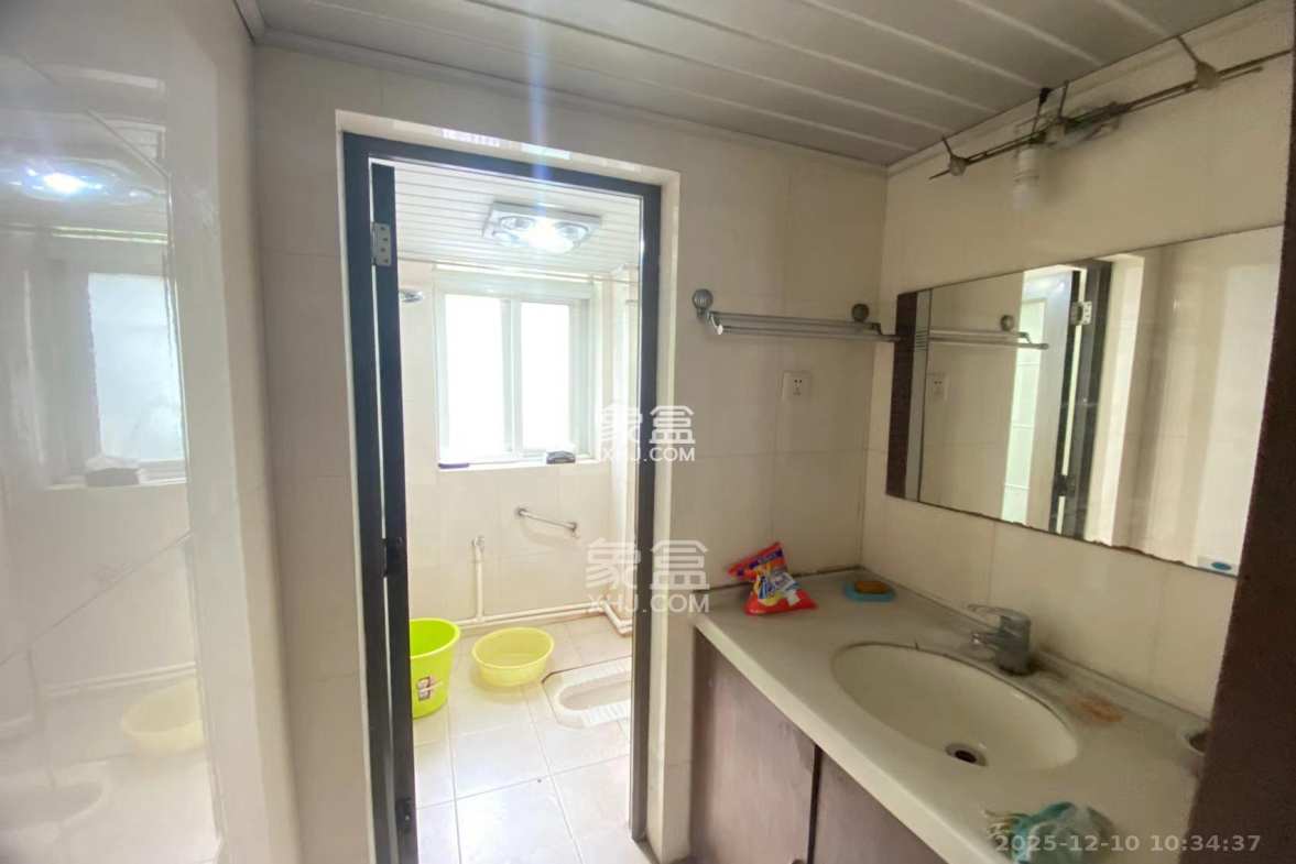 振湘园 3室2厅2卫 2400.0元/月 振湘园 3室2厅2卫 2400.0元/月室内图