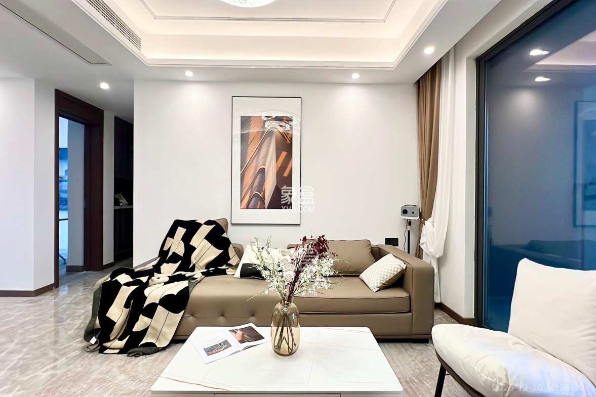 绿地V岛 3室2厅2卫 4500.0元/月 绿地V岛 3室2厅2卫 4500.0元/月室内图