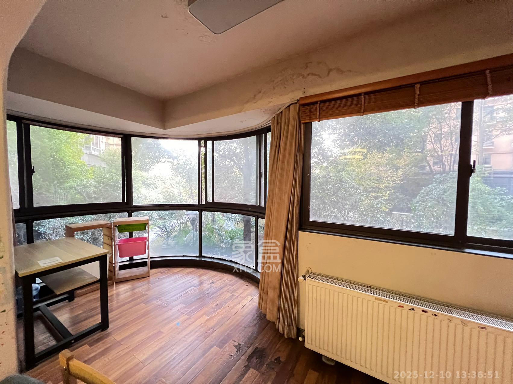 曙光泊岸  4室2厅2卫    4500.0元/月室内图