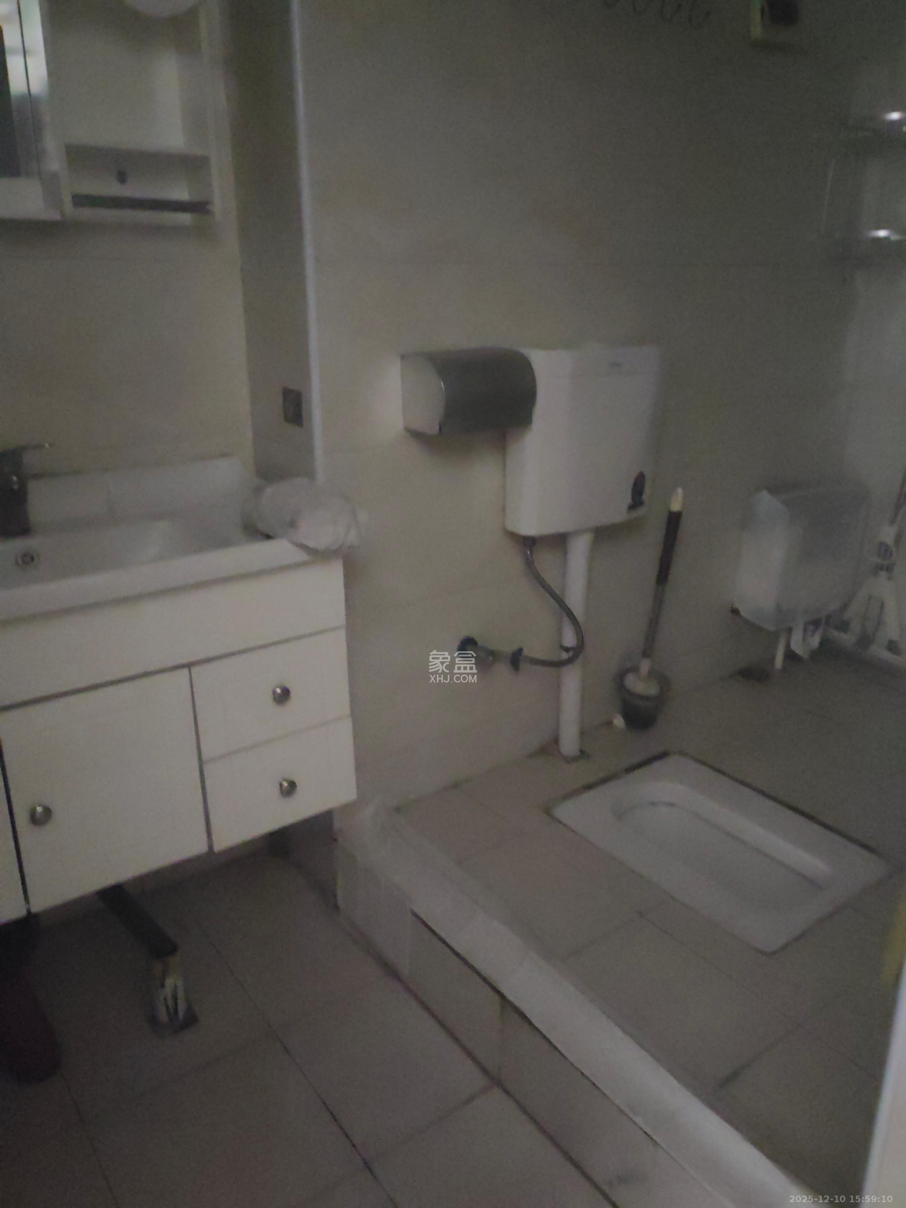 怡海星城  1室0厅0卫    900.0元/月