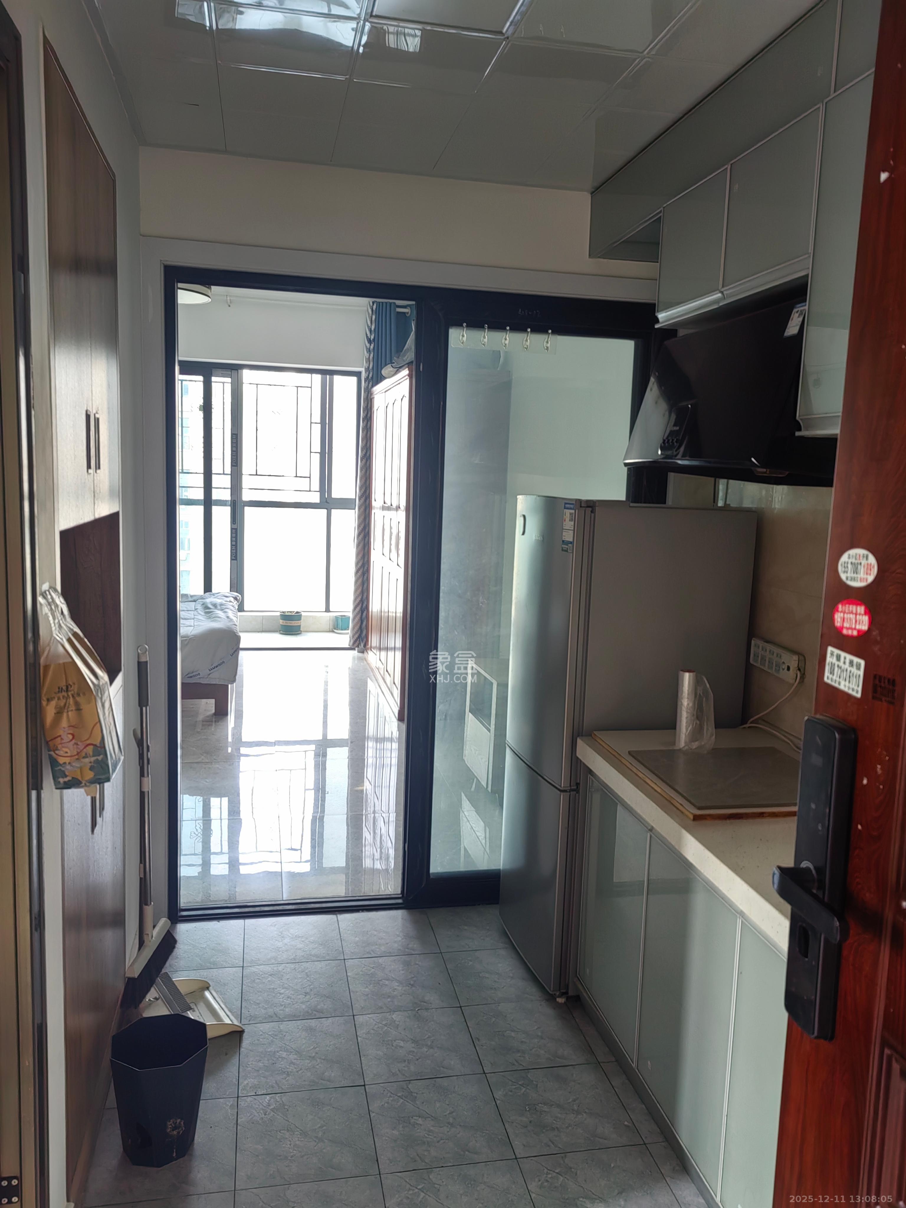 钱隆世家  1室1厅1卫    1400.0元/月室内图