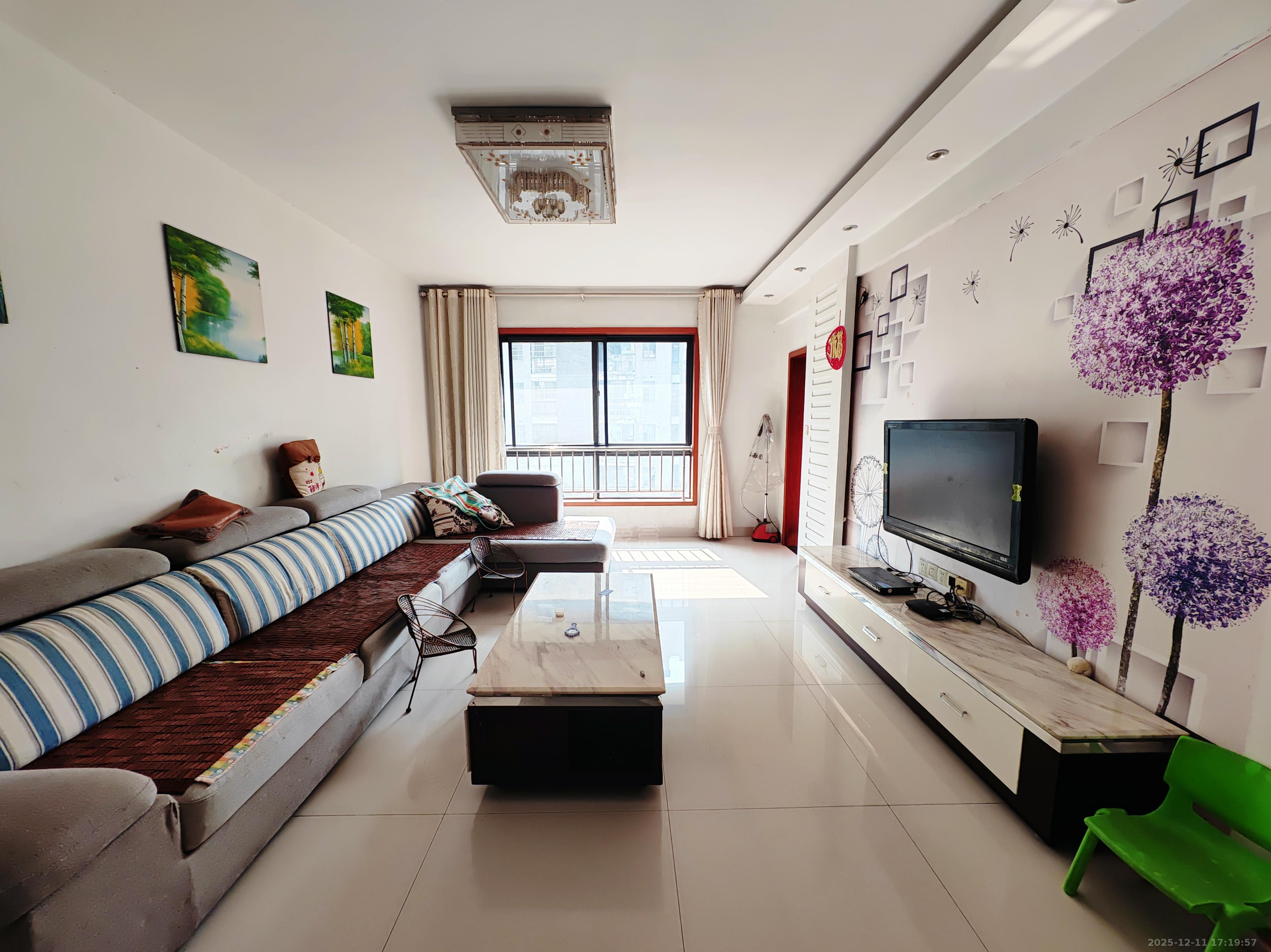 紫苑江岸  3室2厅1卫    1500.0元/月