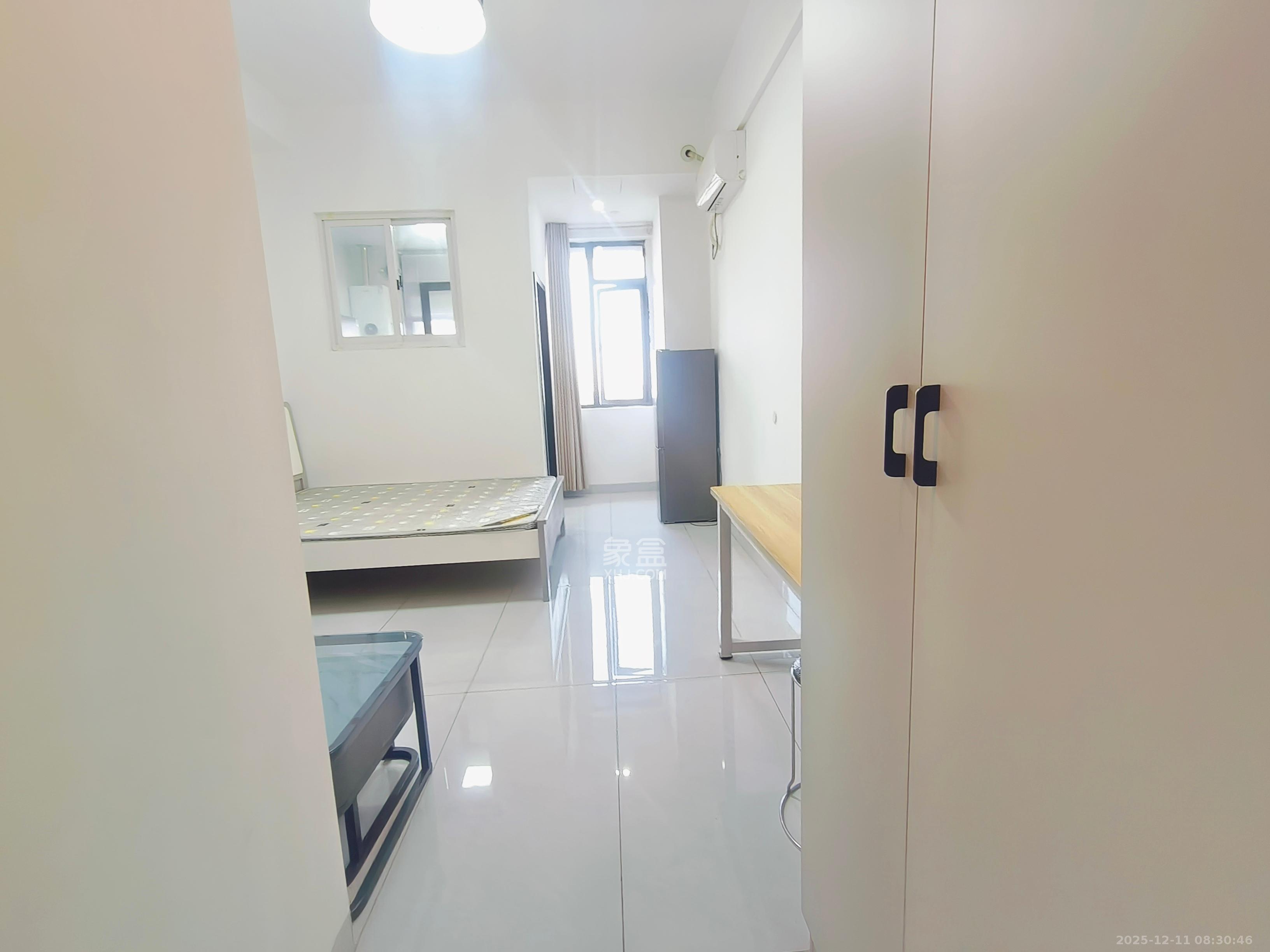 日盛湖湘花苑  1室1厅1卫    1300.0元/月室内图