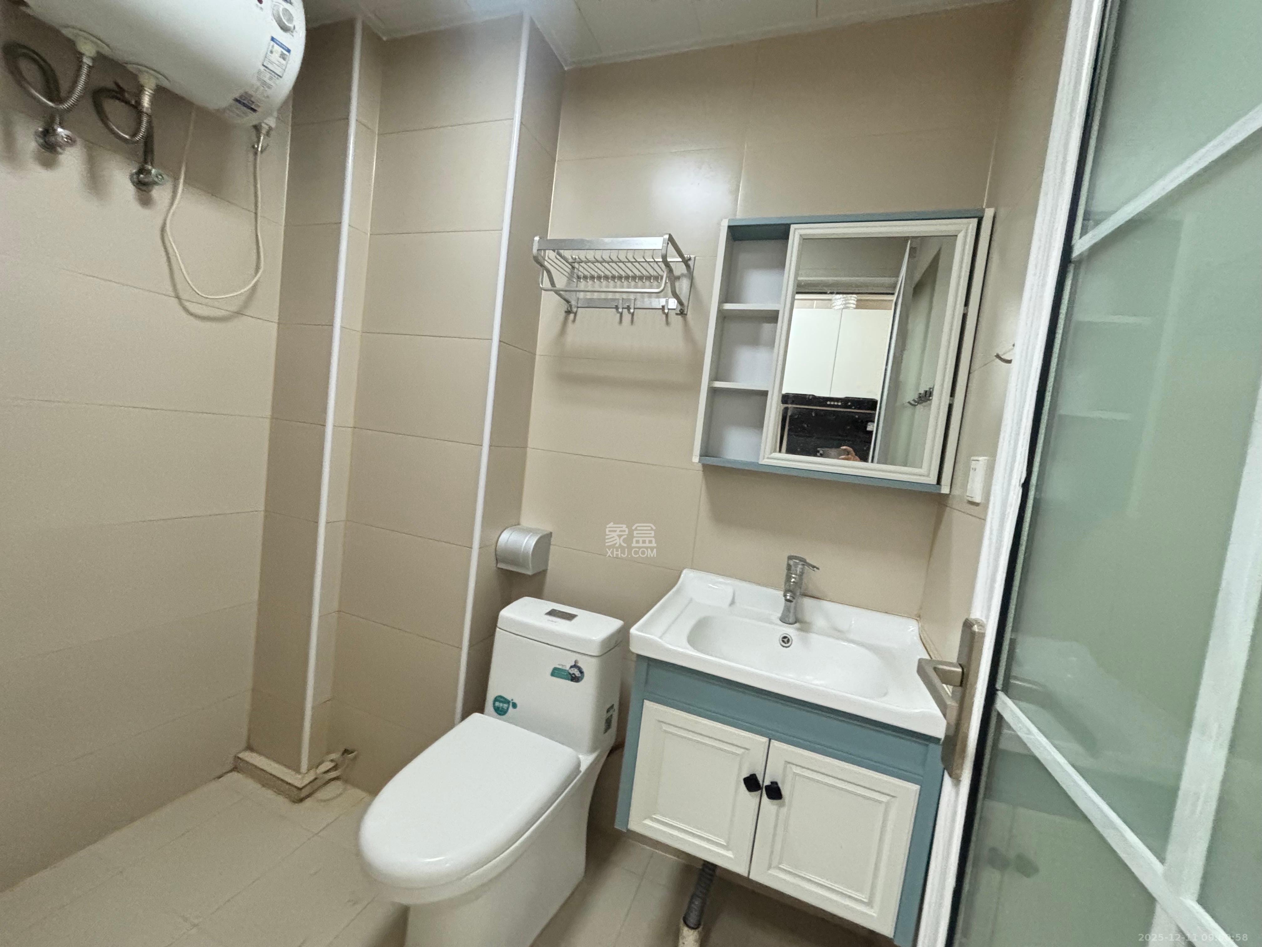 东盈商业广场（华泉城市广场）  1室1厅1卫    1300.0元/月室内图