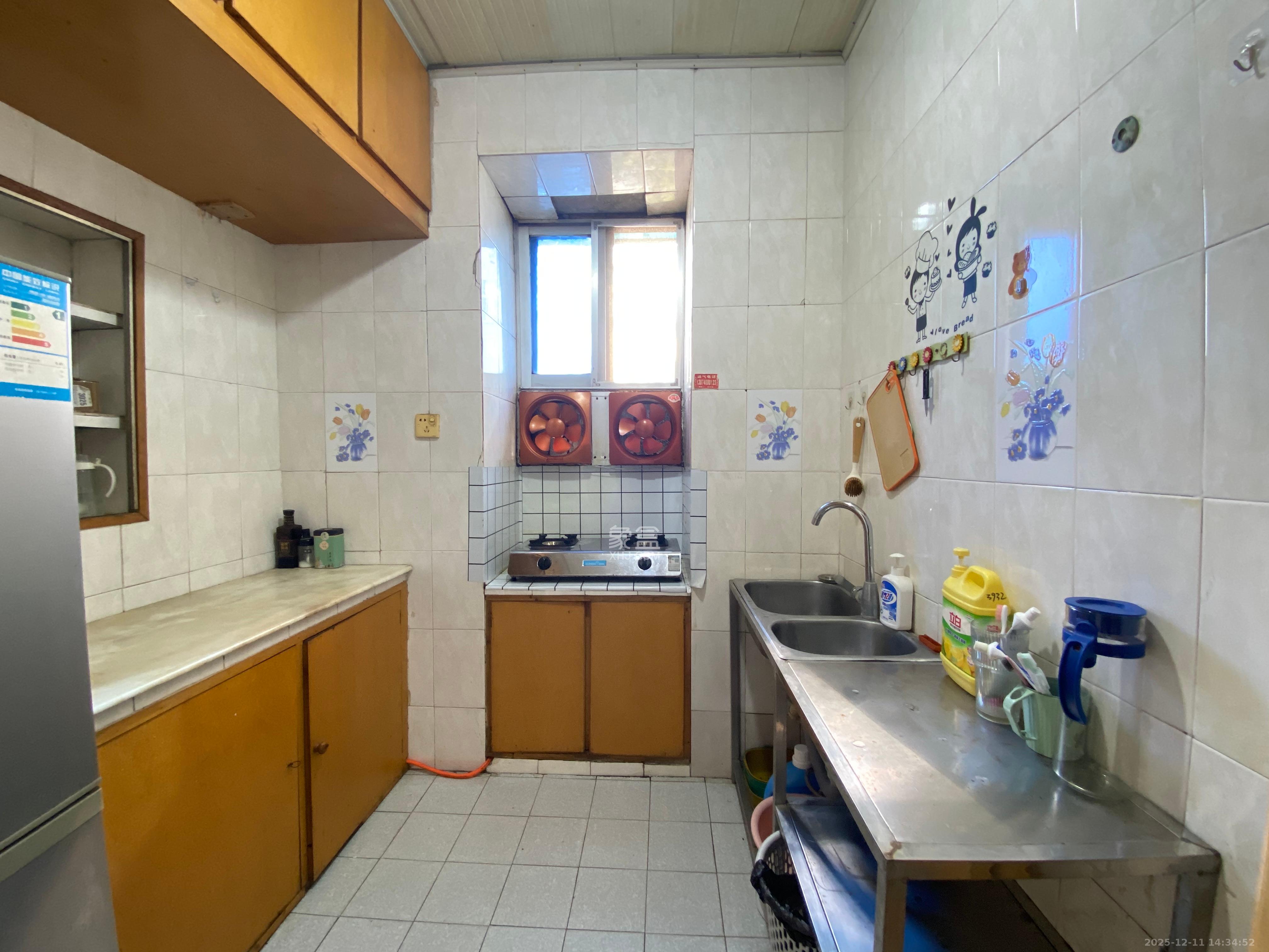 牛婆塘社区  2室2厅1卫    1400.0元/月室内图