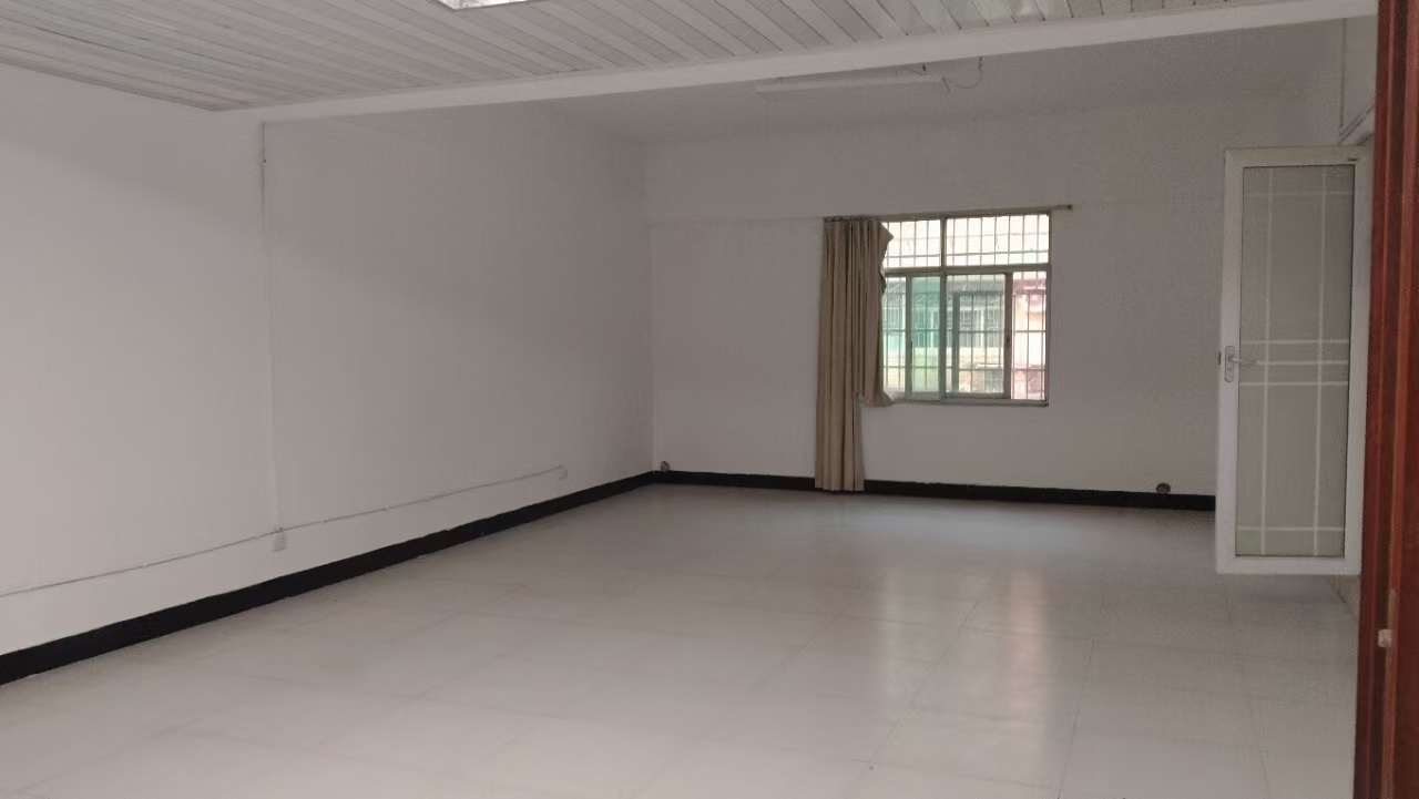 万城国际灯饰城  2室2厅1卫    1300.0元/月