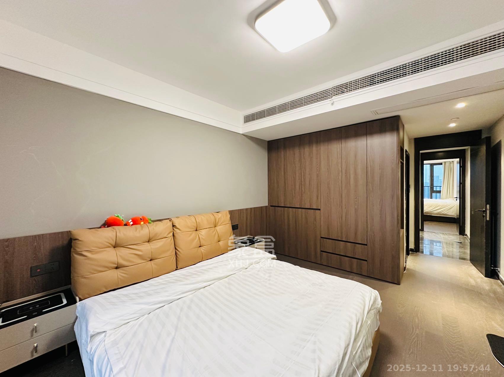 绿地麓云国际一期 5室2厅2卫 6500.0元/月 绿地麓云国际一期 5室2厅2卫 6500.0元/月室内图