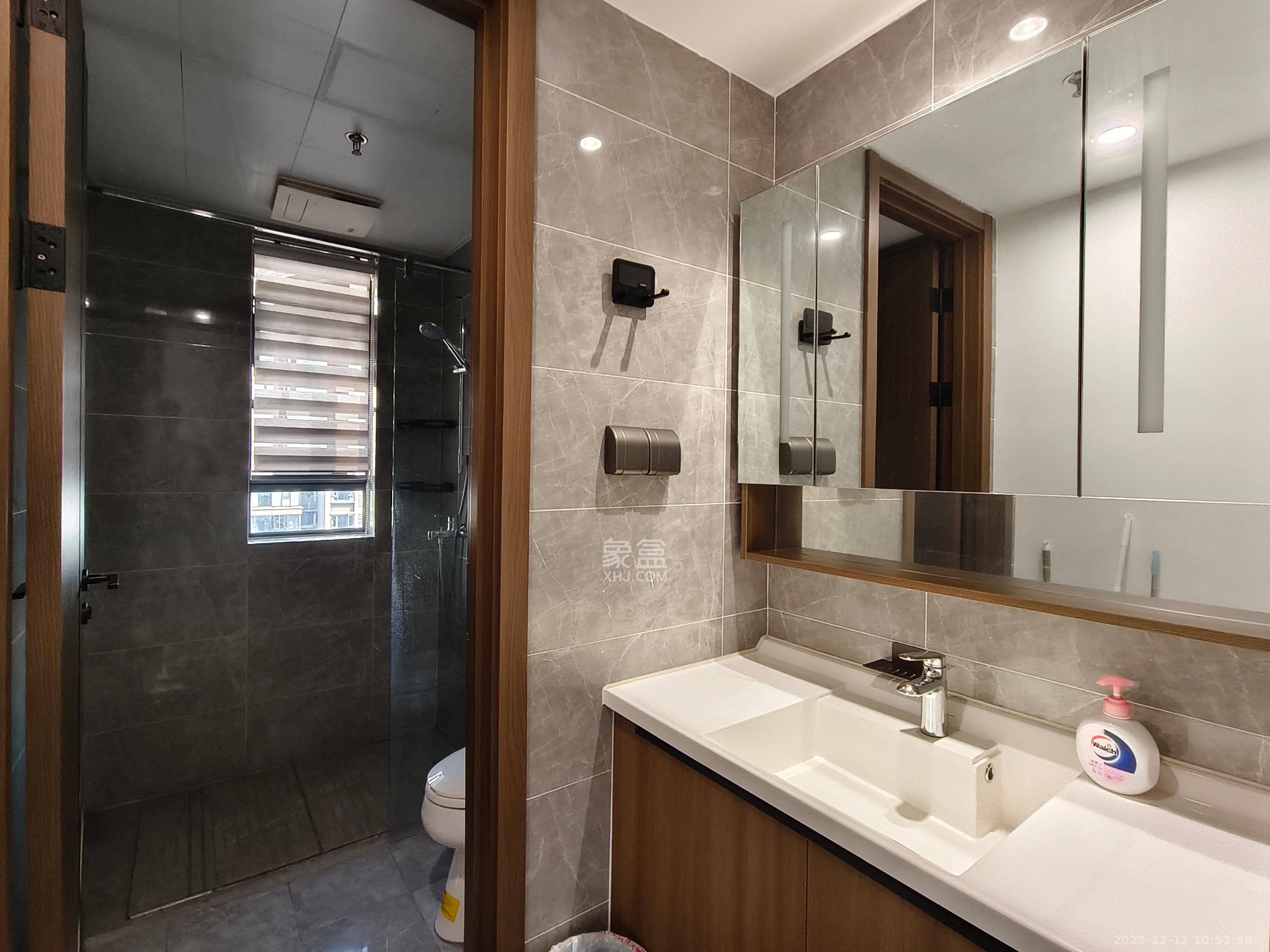 卓越中寰 4室2厅2卫 5800.0元/月 卓越中寰 4室2厅2卫 5800.0元/月室内图