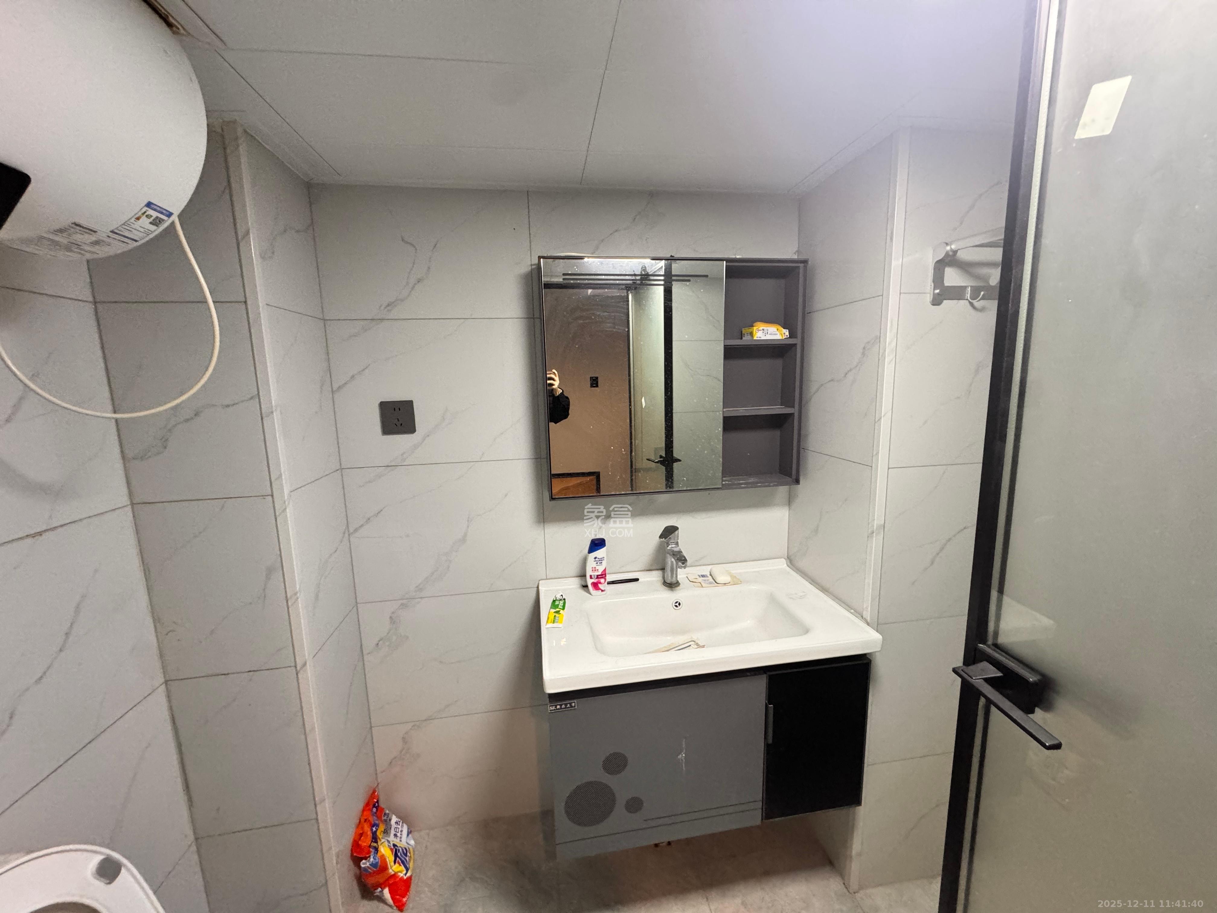 绿地新都会  1室1厅1卫    1400.0元/月室内图