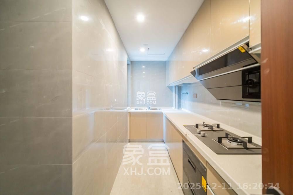 绿地长沙城际空间站(绿地新里佳苑) 3室2厅2卫 3000.0元/月 绿地长沙城际空间站(绿地新里佳苑) 3室2厅2卫 3000.0元/月室内图