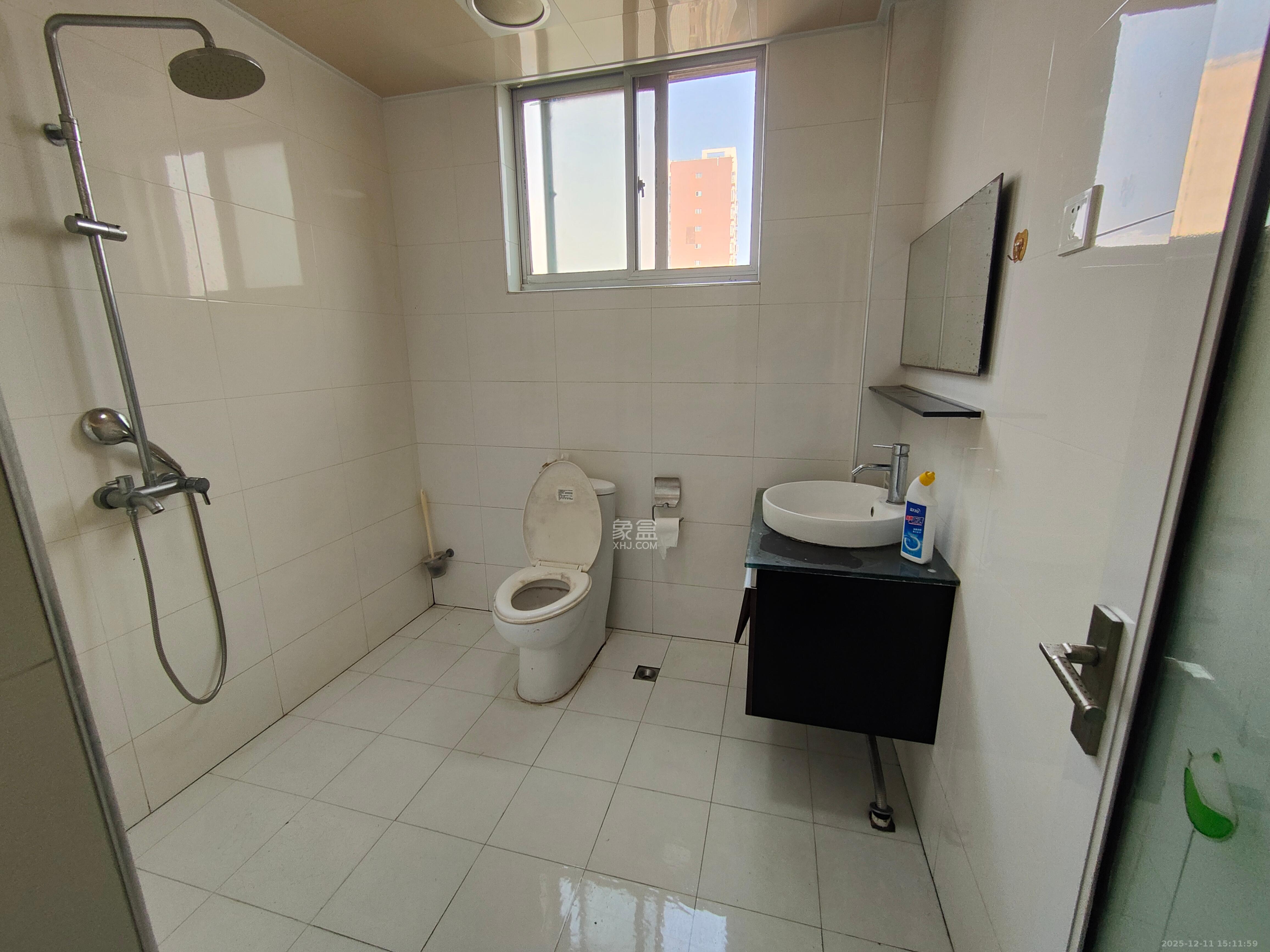 天一康园(湖南电力科技园) 4室2厅2卫 3200.0元/月 天一康园(湖南电力科技园) 4室2厅2卫 3200.0元/月室内图