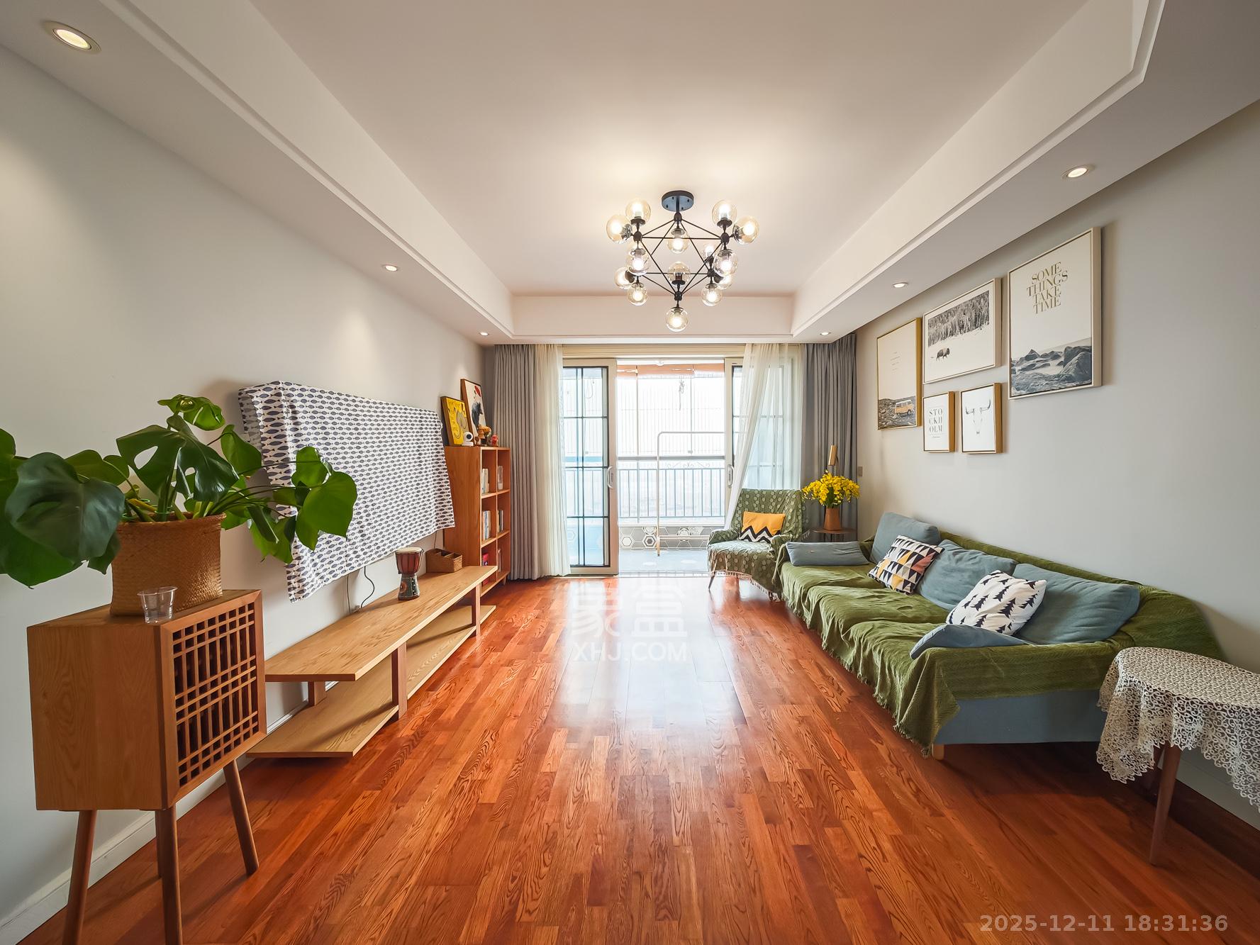 水映加州  3室2厅2卫    238.0万