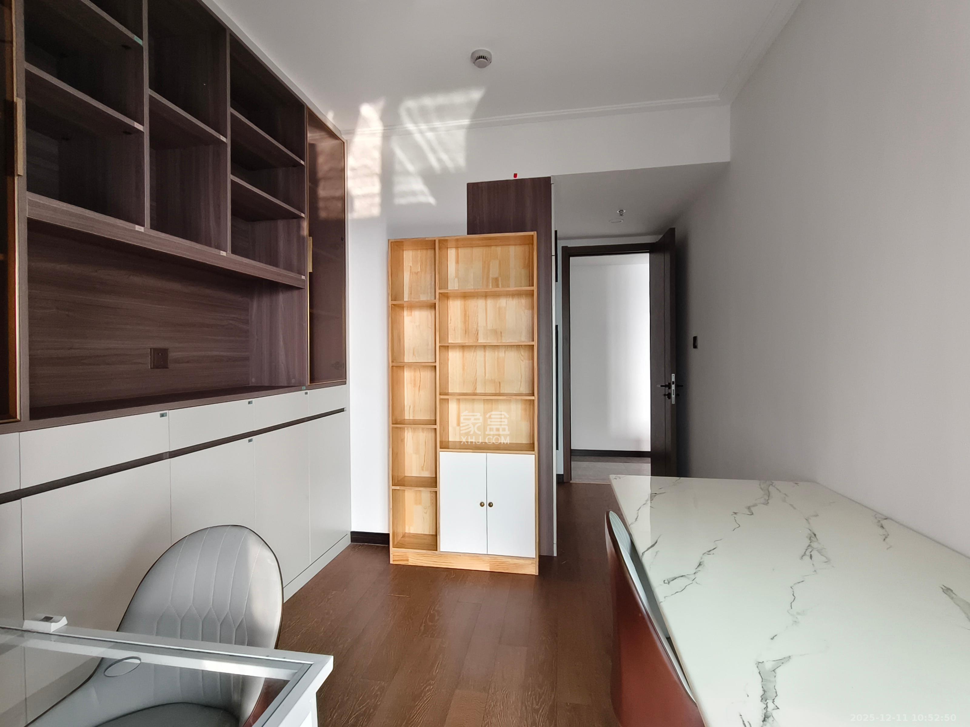 卓越中寰  4室2厅2卫    5800.0元/月室内图