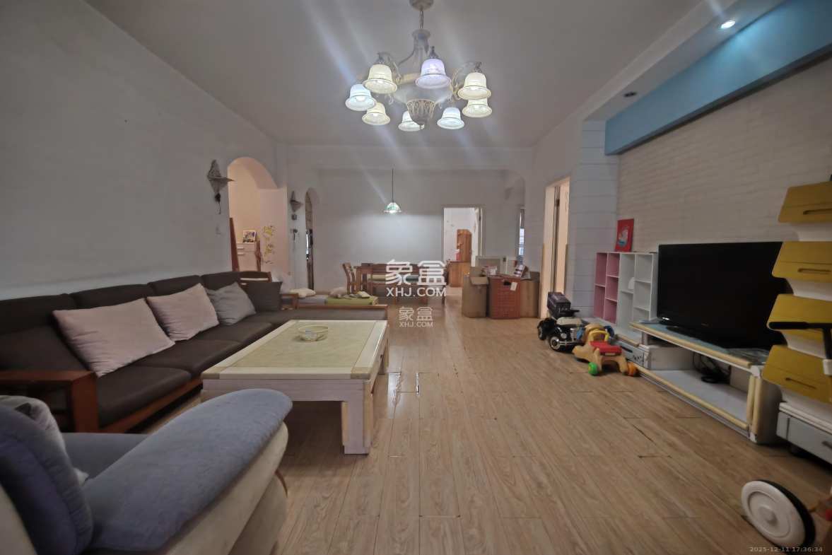 城市山水豪园(山水城市风景) 3室2厅2卫 2400.0元/月 城市山水豪园(山水城市风景) 3室2厅2卫 2400.0元/月室内图