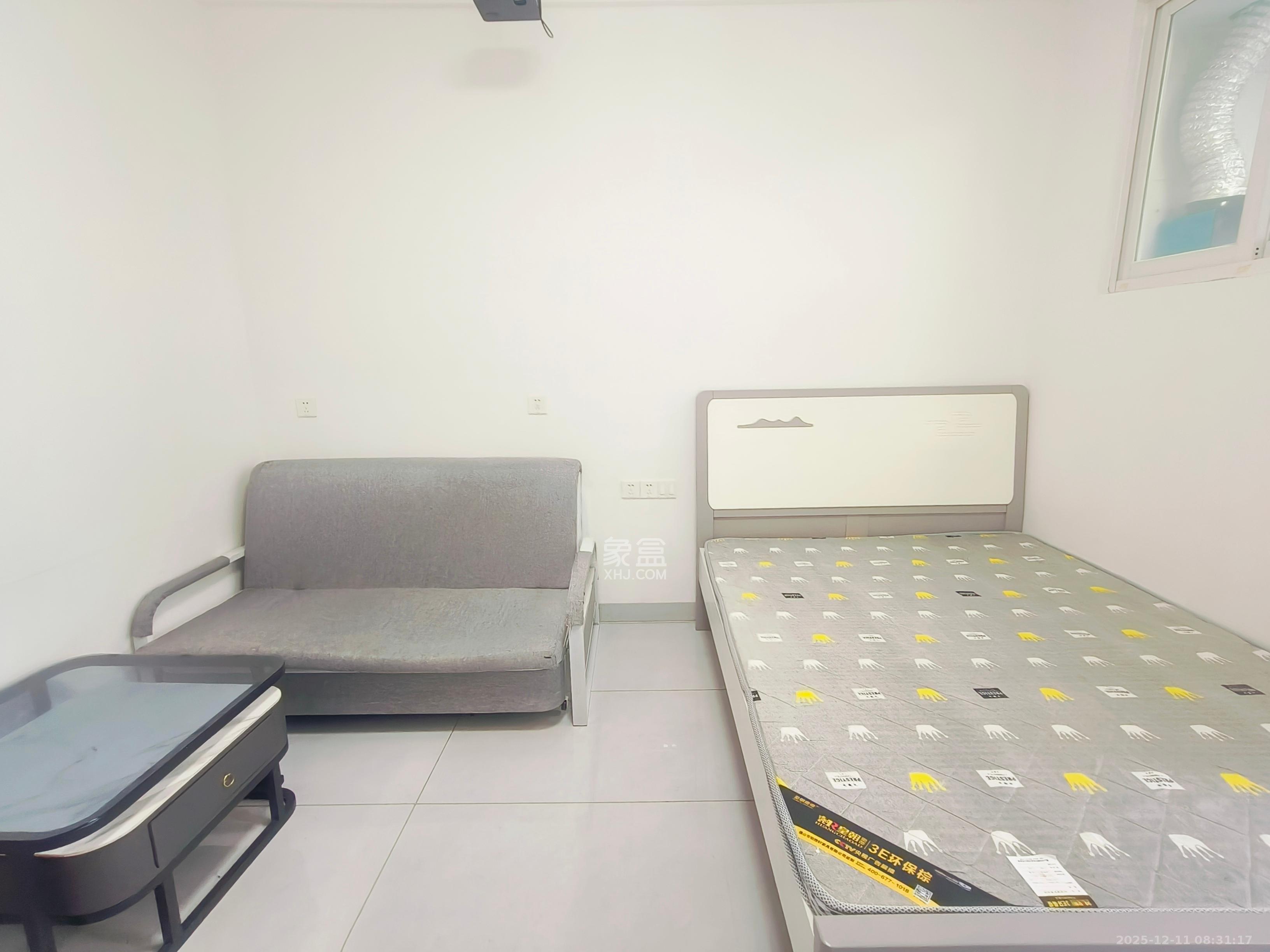 日盛湖湘花苑  1室1厅1卫    1300.0元/月室内图