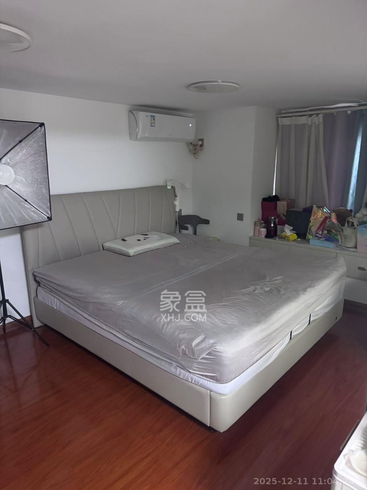 万科金色梦想B区  2室2厅2卫    2300.0元/月室内图