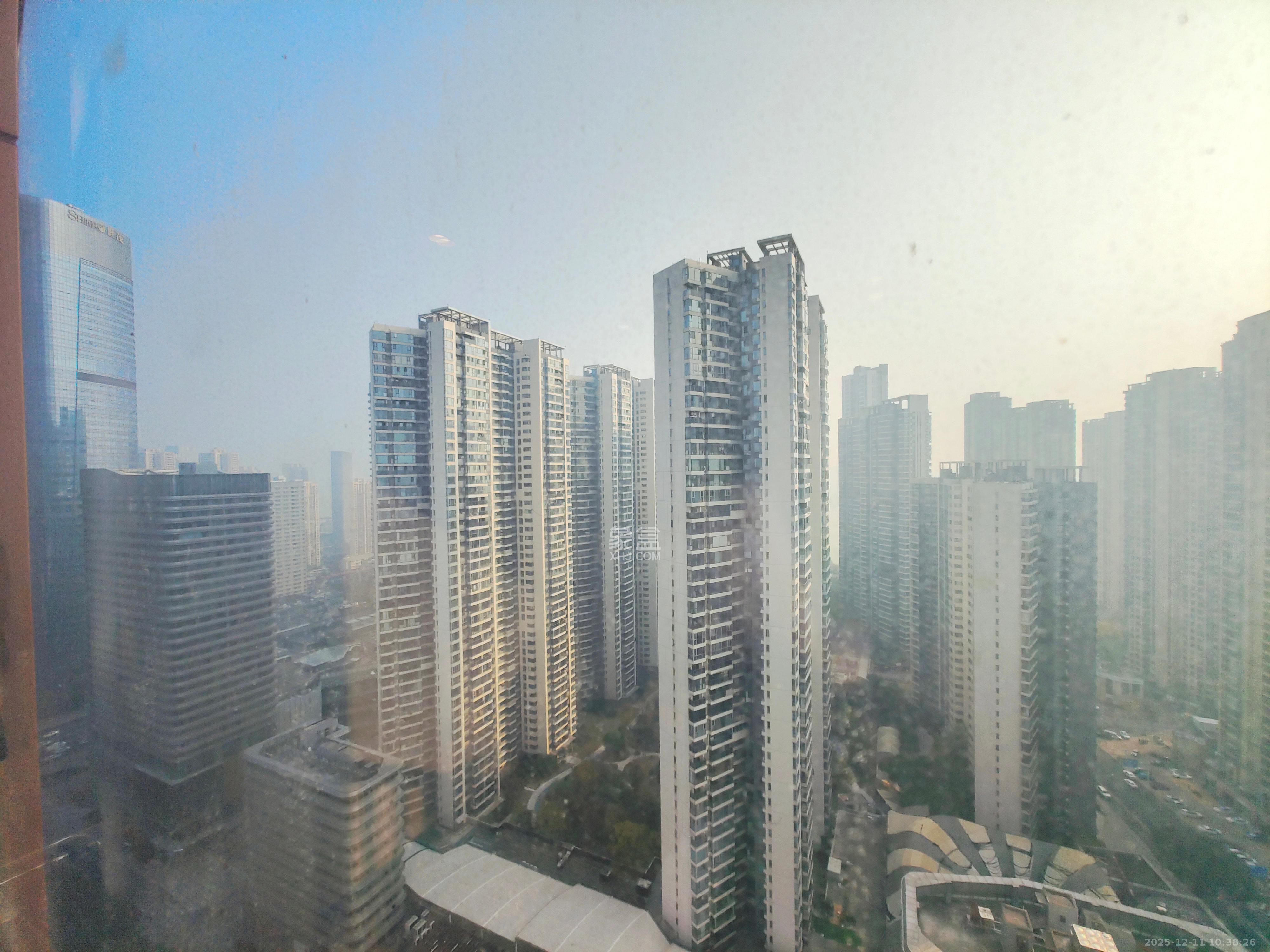 中一鲲出（鲲鹏府）  2室1厅1卫    2600.0元/月室内图