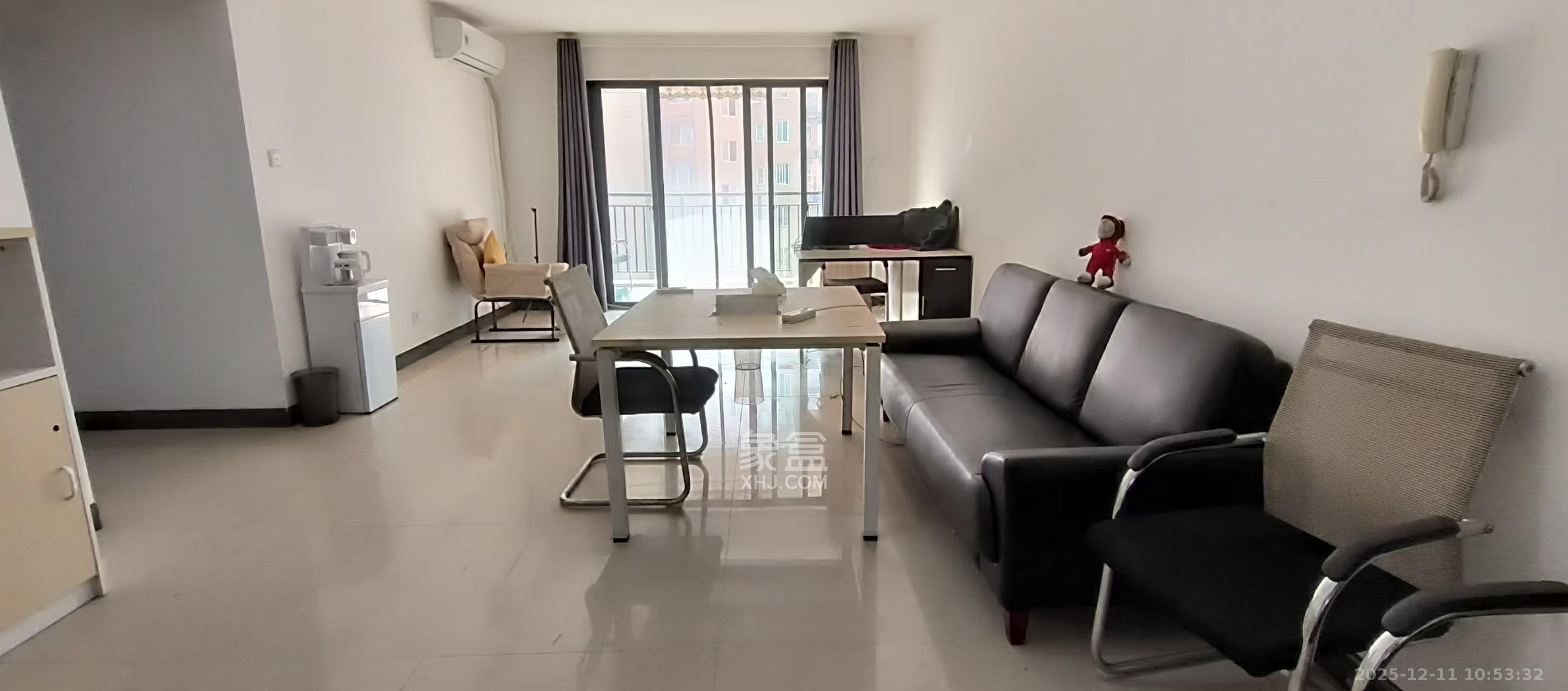 诚兴园  3室2厅2卫    1800.0元/月