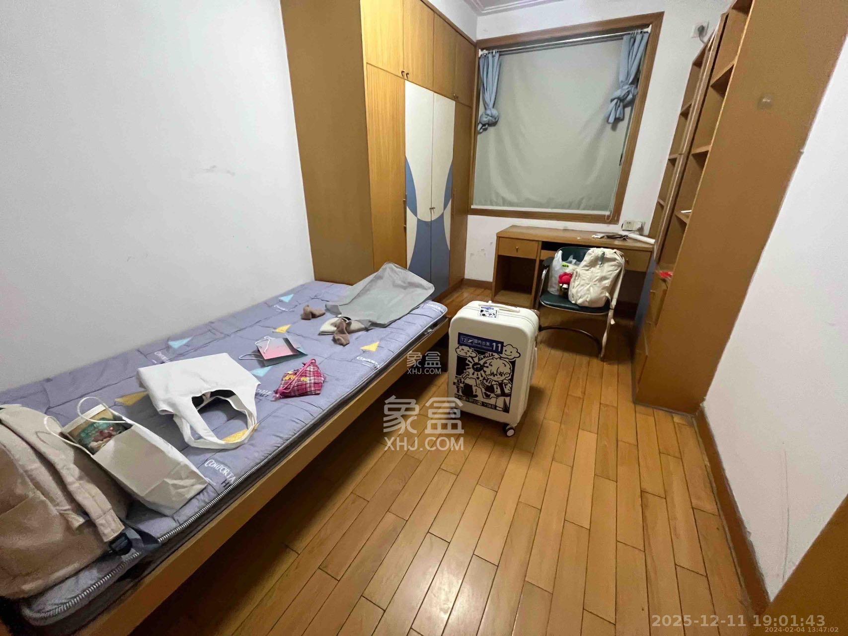 人民新村 3室2厅2卫 2400.0元/月 人民新村 3室2厅2卫 2400.0元/月室内图