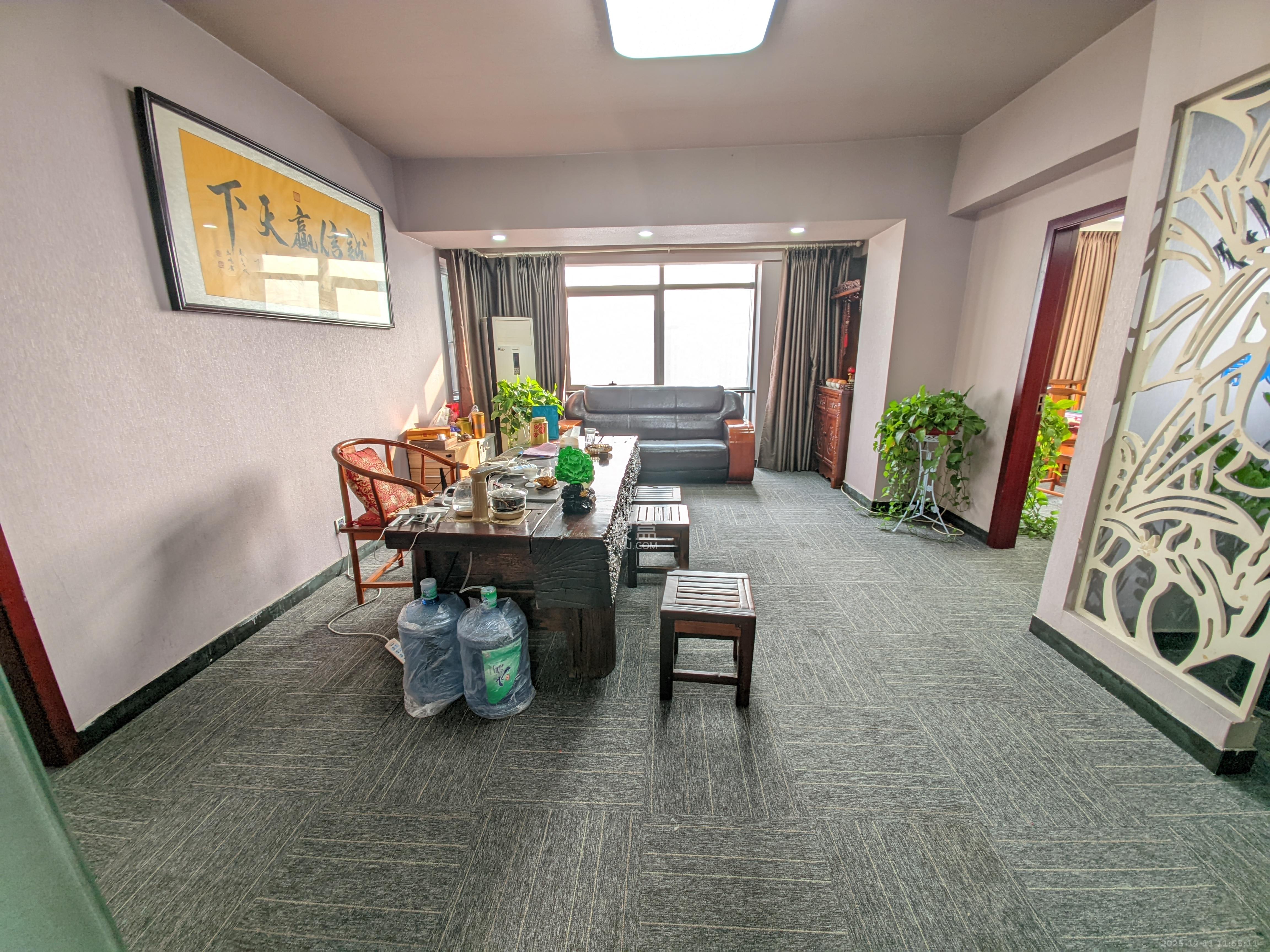 西子一间  3室2厅1卫    4500.0元/月