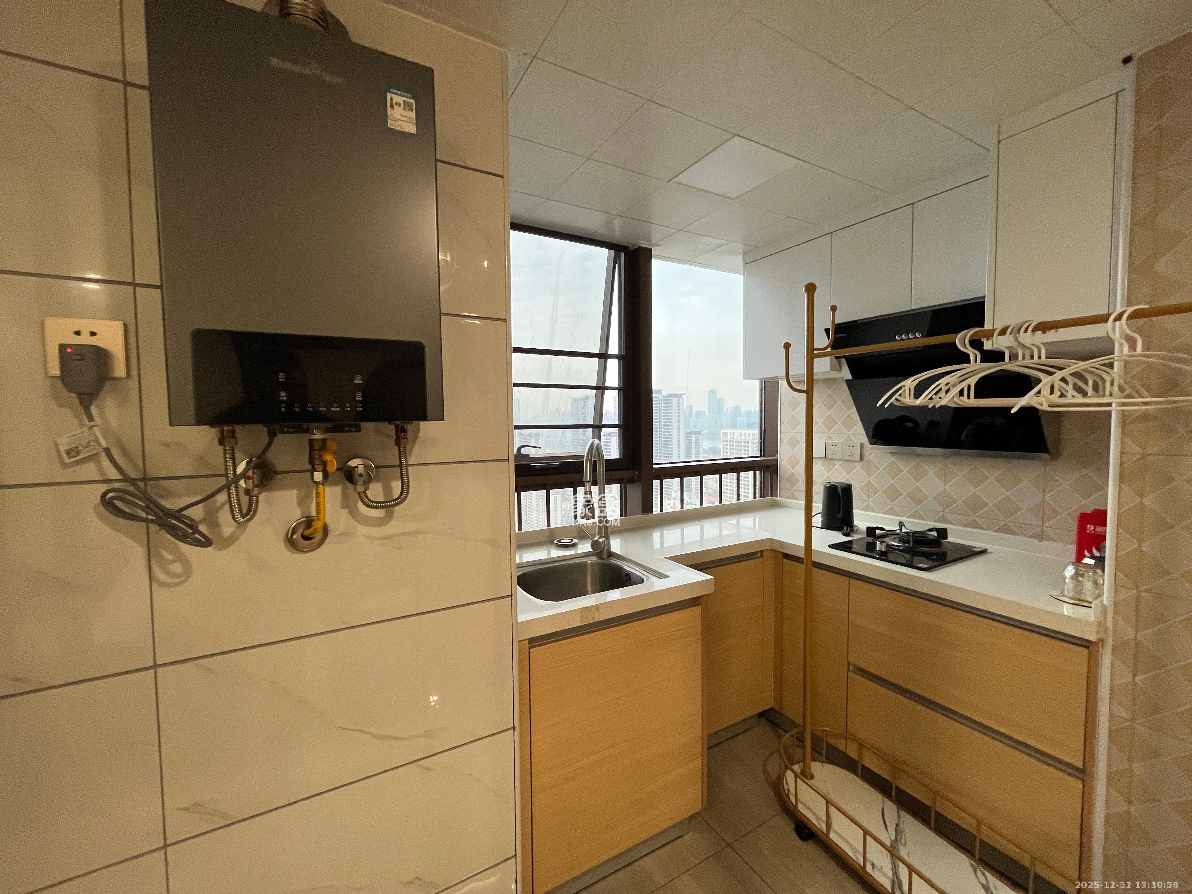 富兴时代御城  1室1厅1卫    2400.0元/月