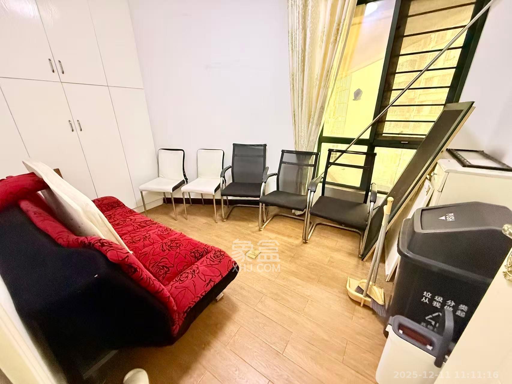 维一星城原山苑 3室2厅1卫 2500.0元/月 维一星城原山苑 3室2厅1卫 2500.0元/月室内图