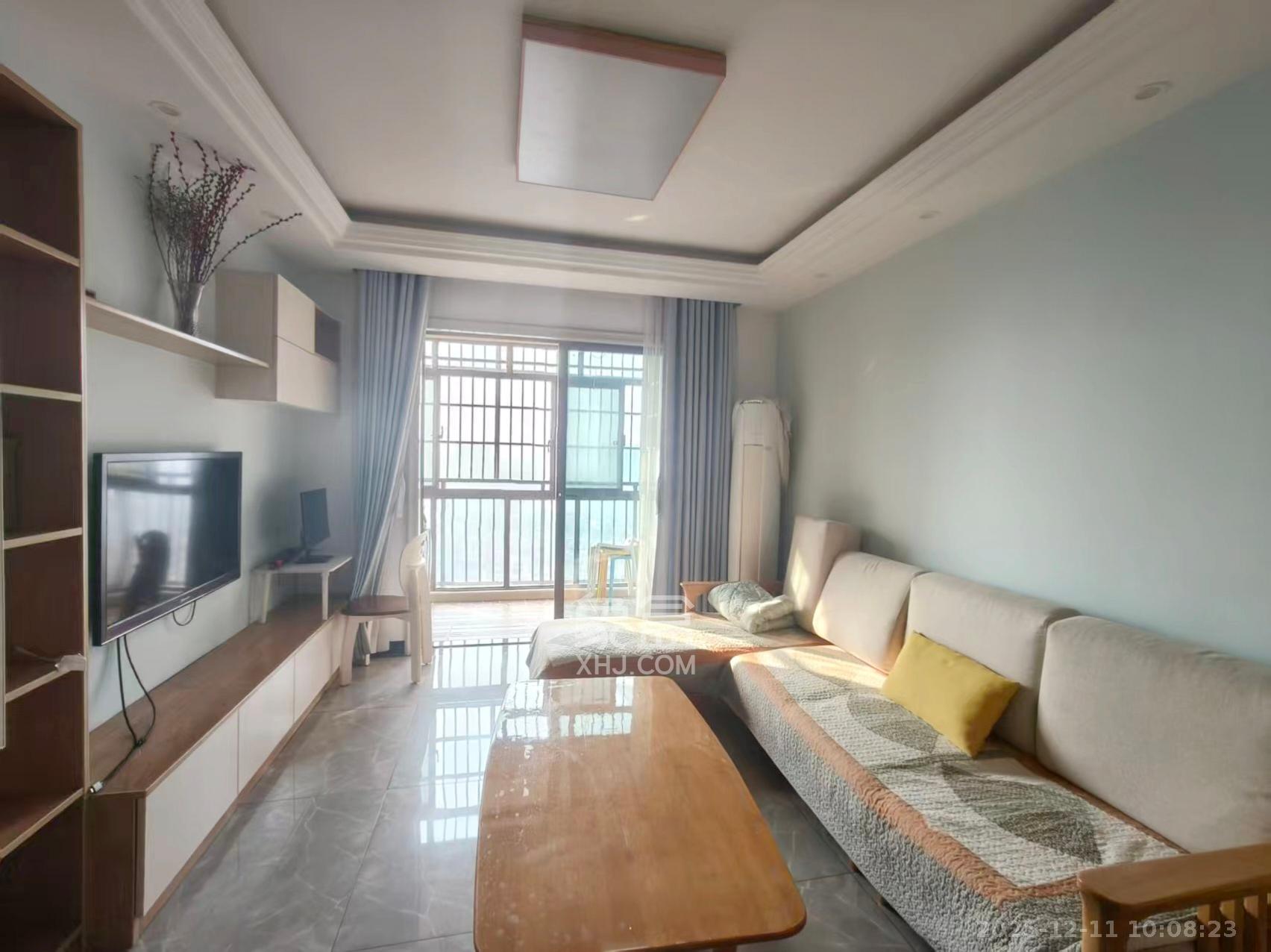 华润置地广场二期  3室2厅2卫    2200.0元/月