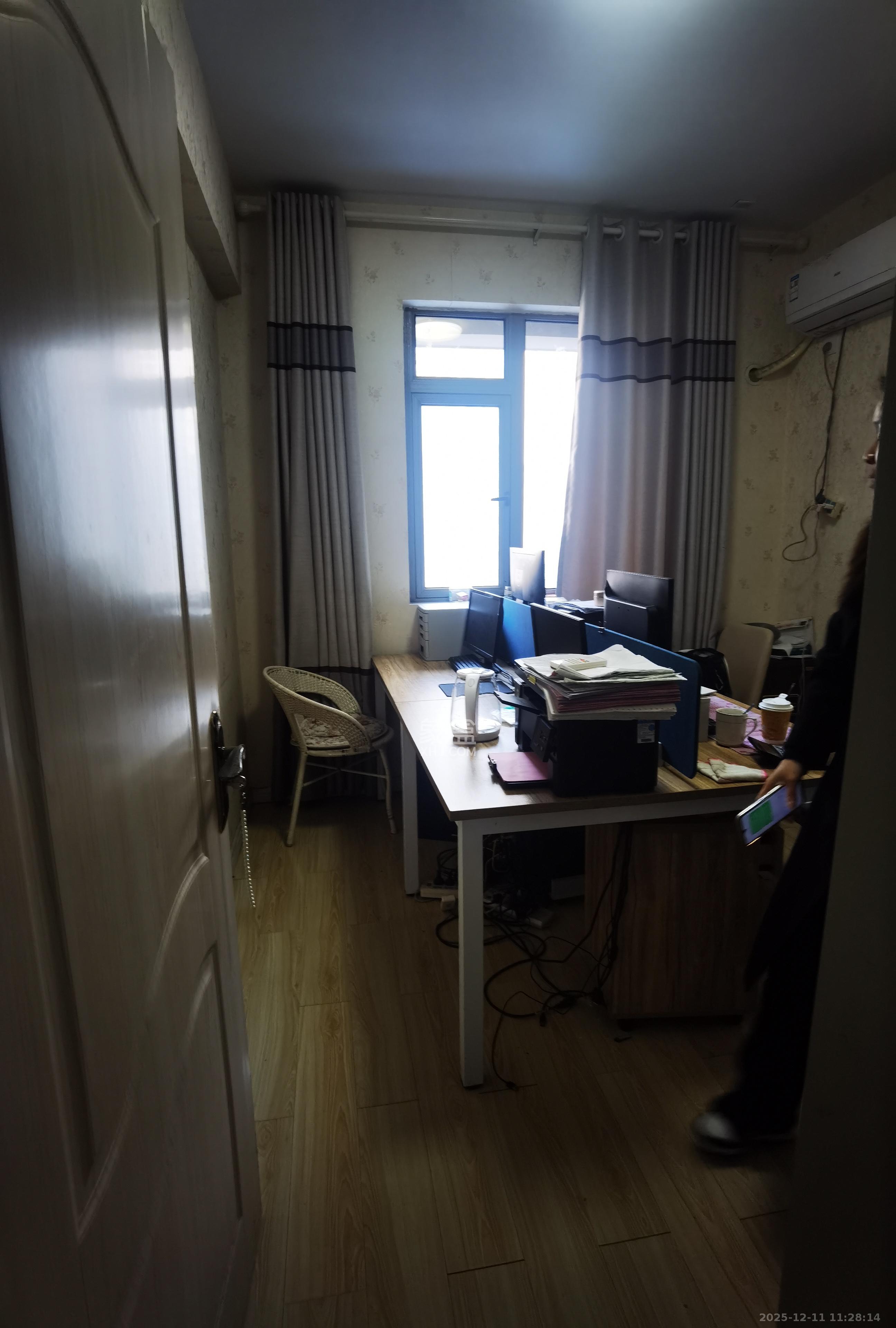 八方小区C区 4室2厅2卫 4500.0元/月 八方小区C区 4室2厅2卫 4500.0元/月室内图