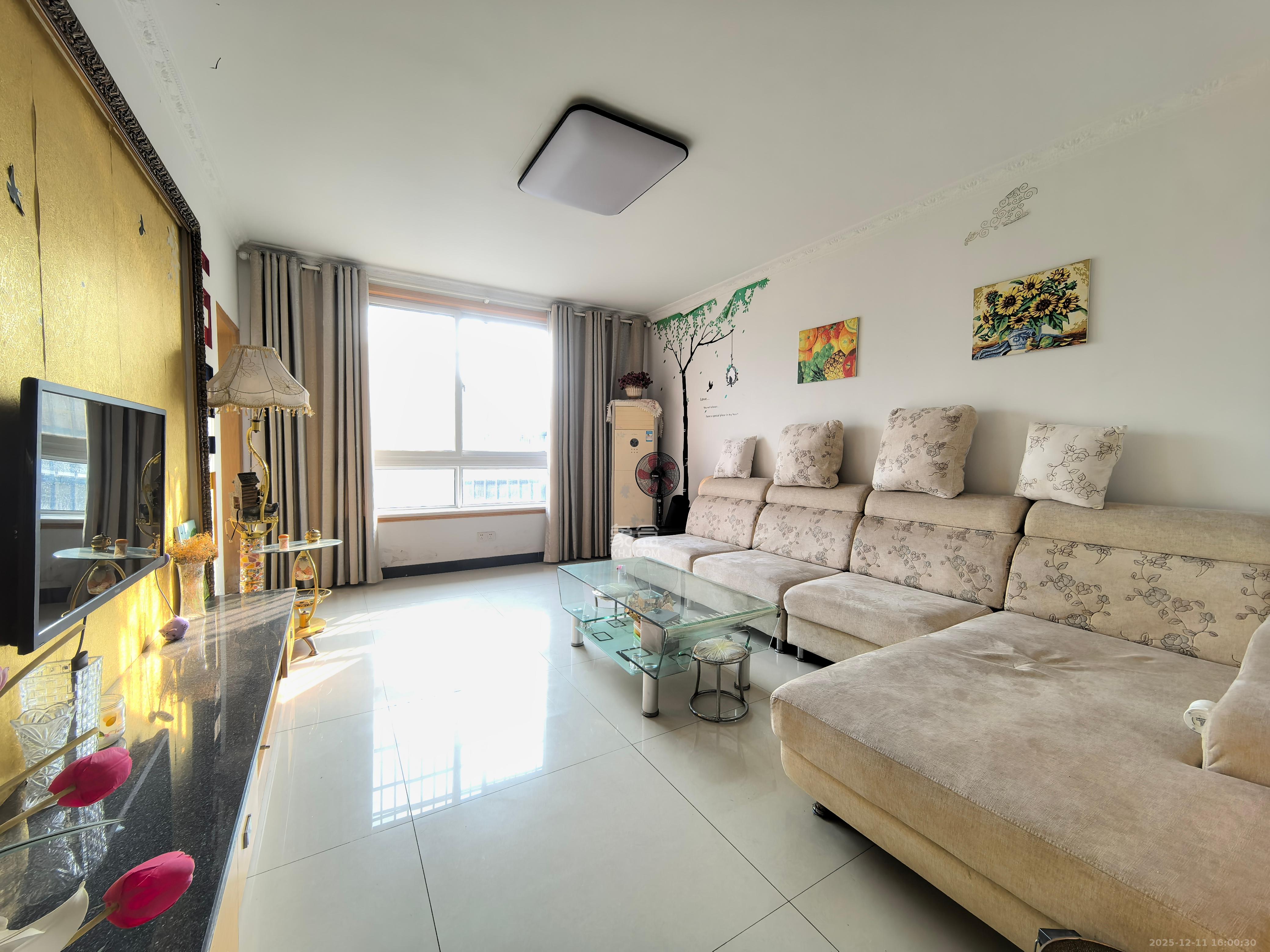 山水湾  3室2厅1卫    1500.0元/月