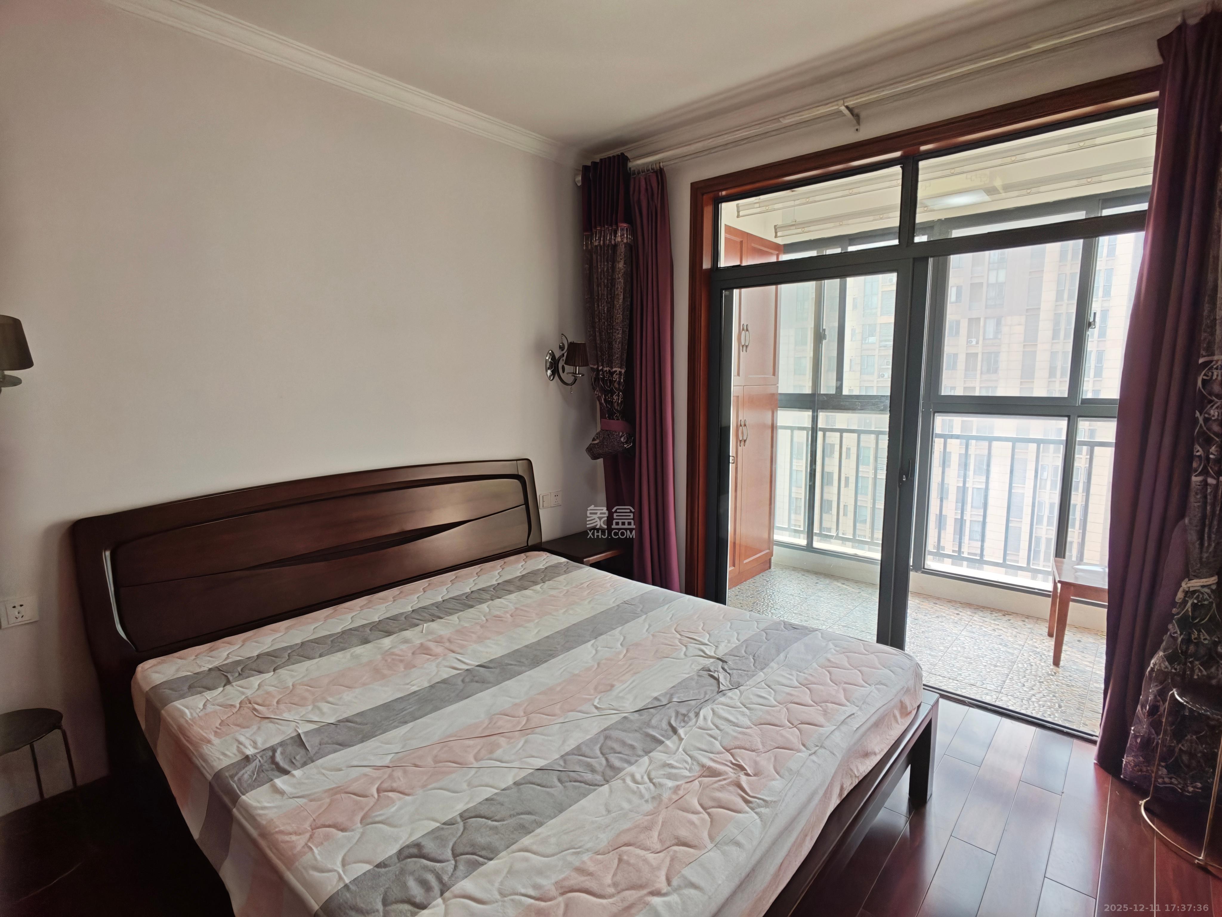 荣盛花语馨苑 3室2厅2卫 2600.0元/月 荣盛花语馨苑 3室2厅2卫 2600.0元/月室内图