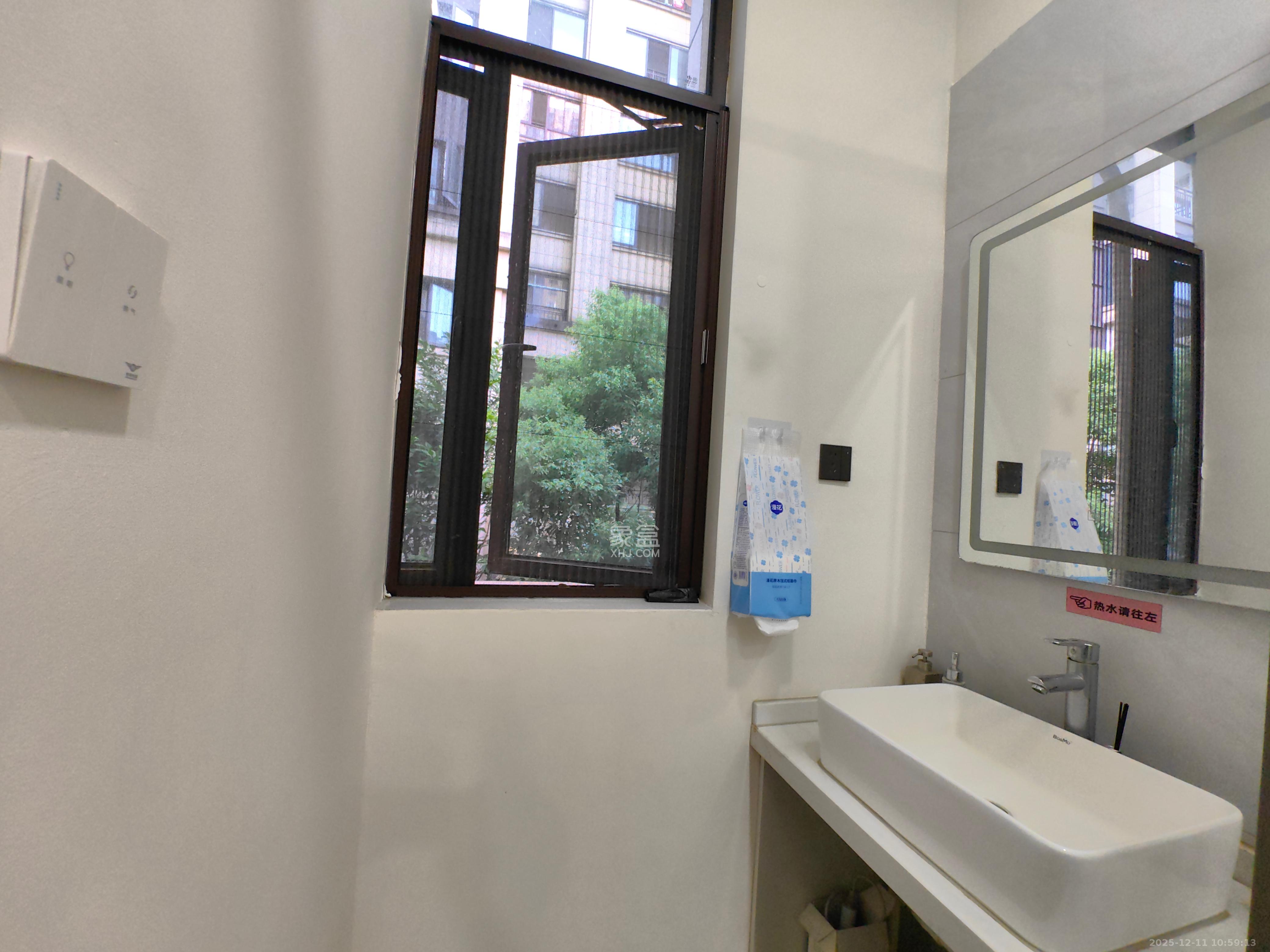 中交中央公园D3区   70.75㎡      9500.0元/月室内图